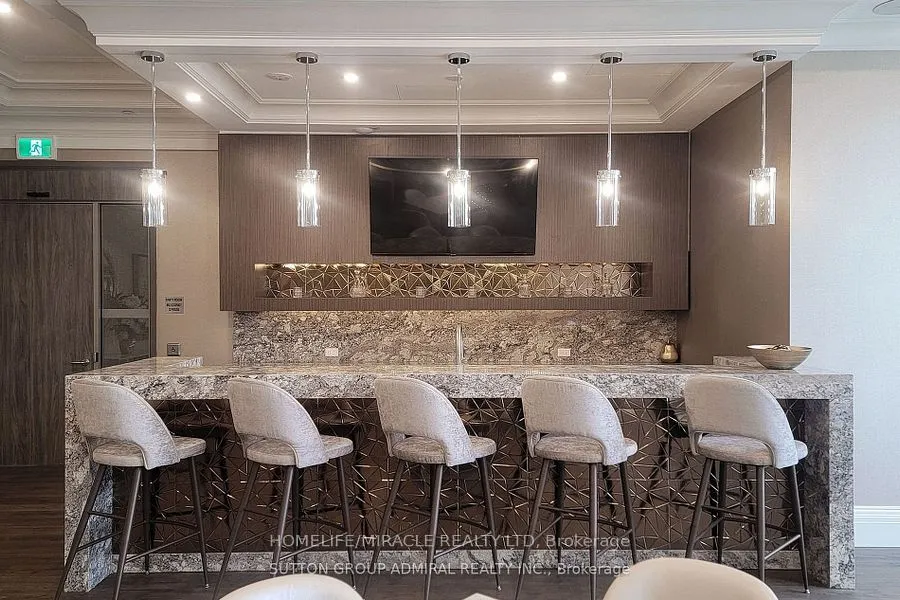 10 Gatineau Drive, #202