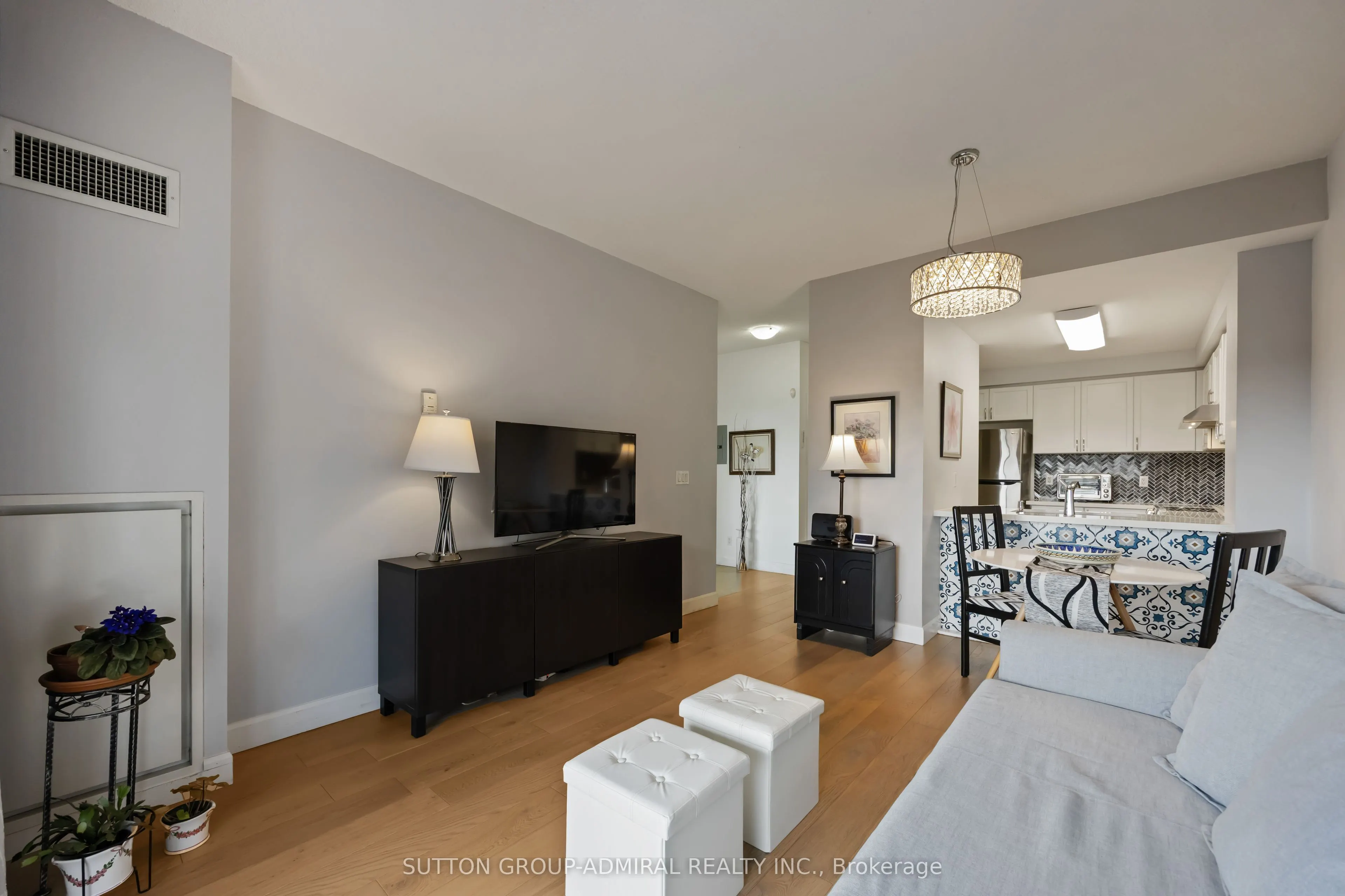 2 Maison Parc Court, #218