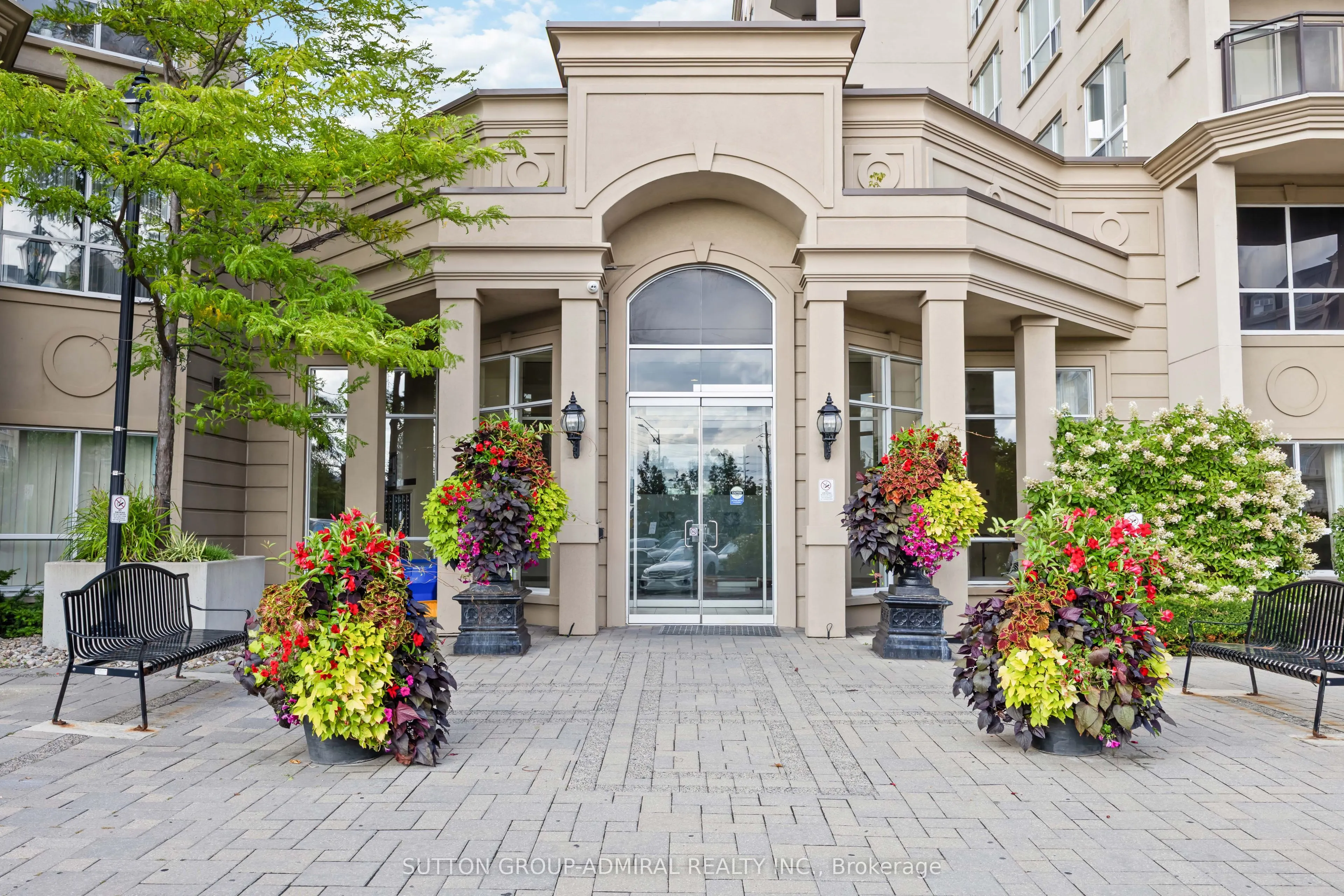 2 Maison Parc Court, #218