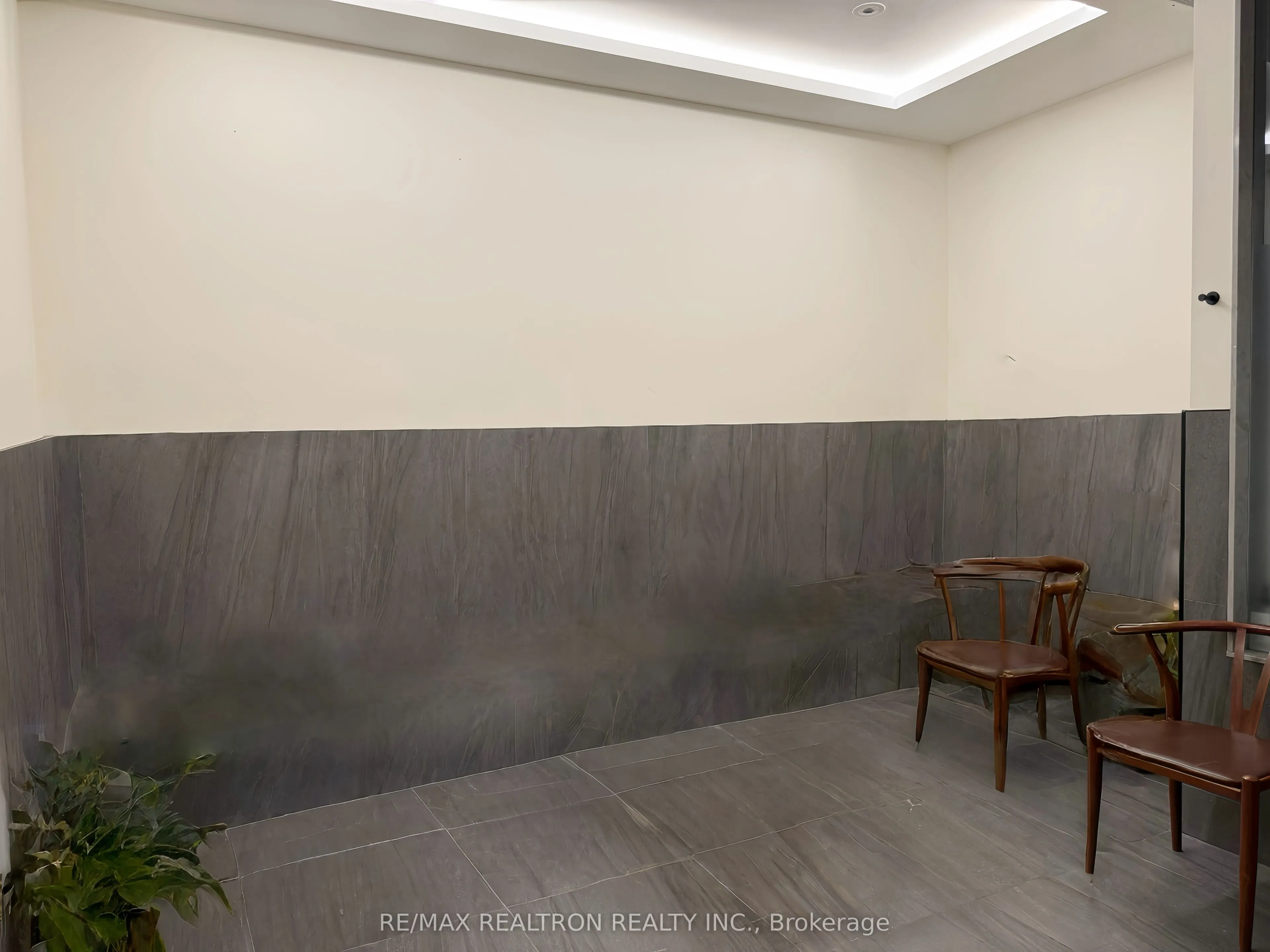 8365 Woodbine Avenue, #101D