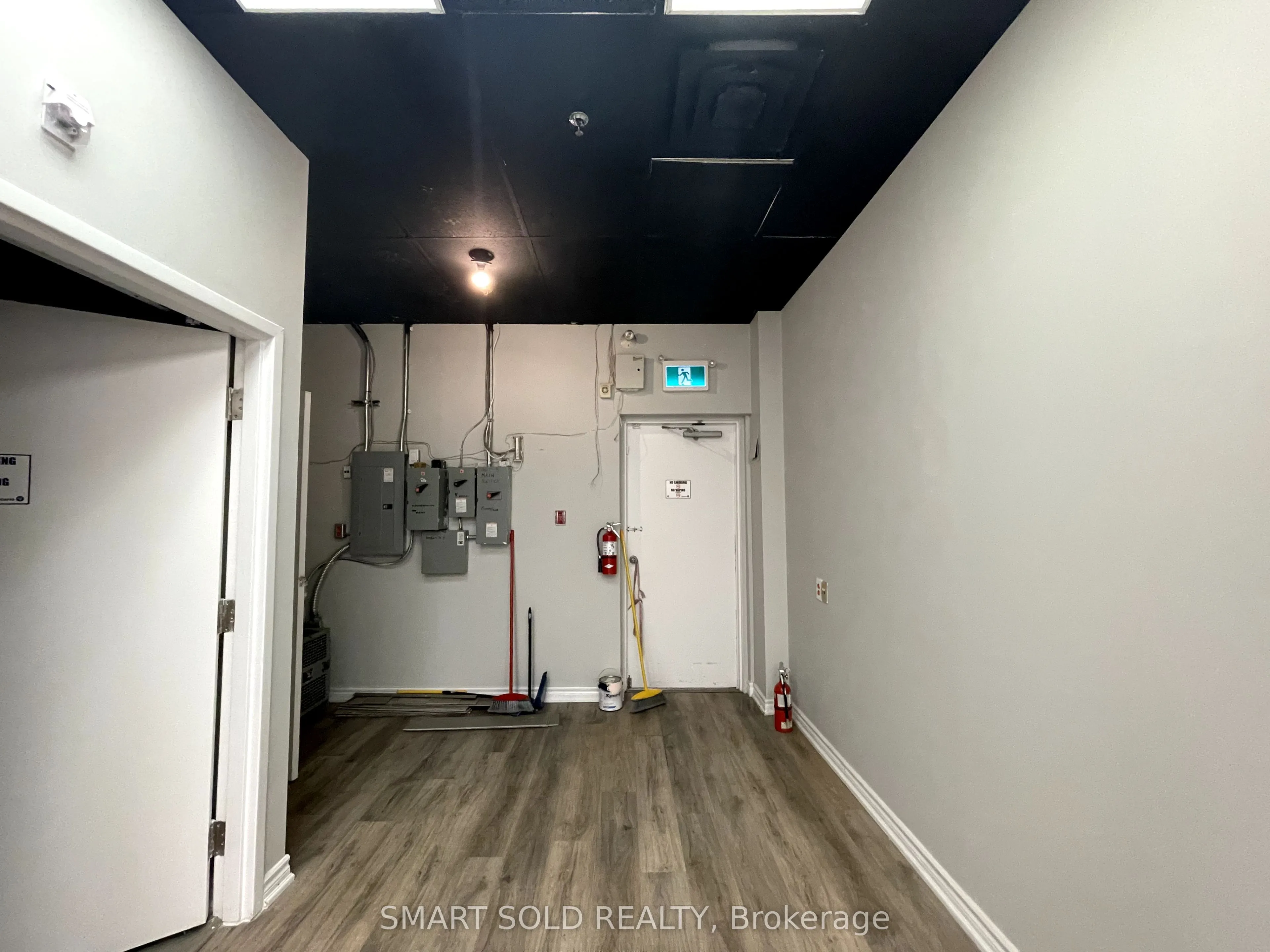 9631 Yonge Street, #8