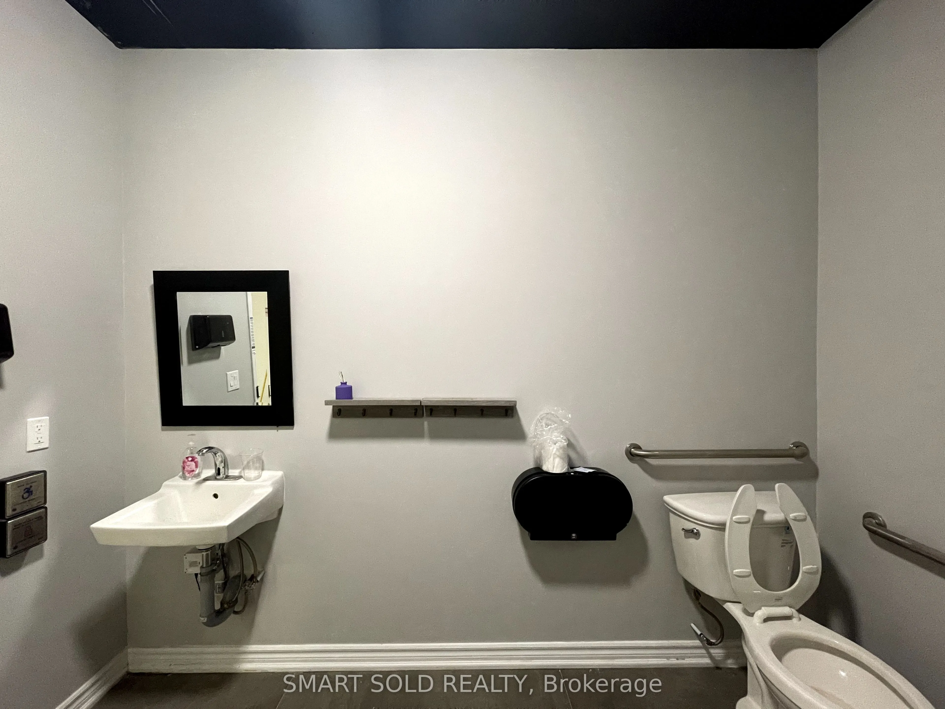 9631 Yonge Street, #8