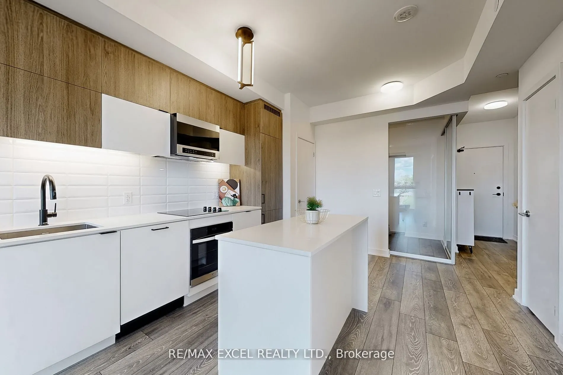 8888 Yonge Street, #318