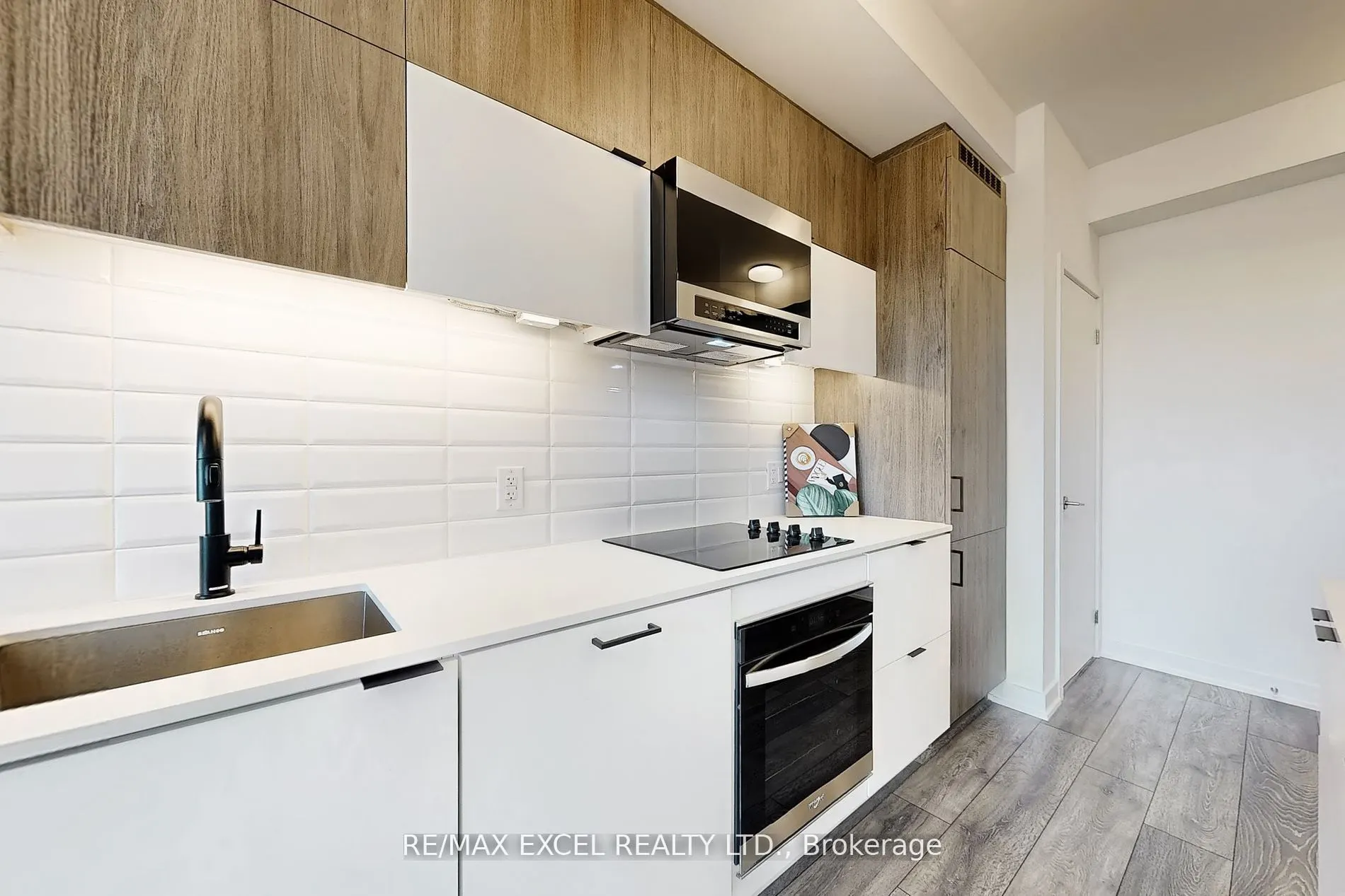 8888 Yonge Street, #318