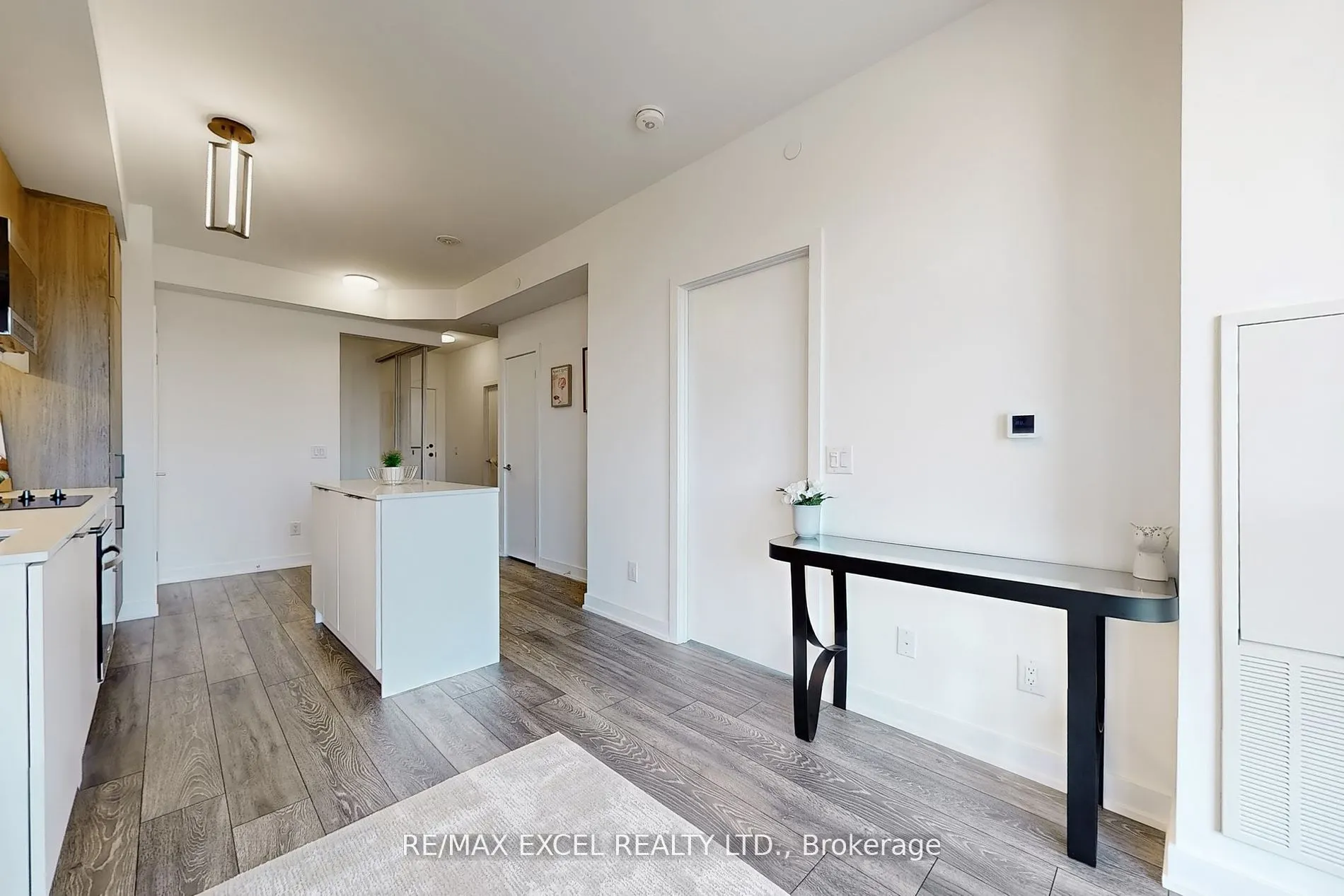 8888 Yonge Street, #318