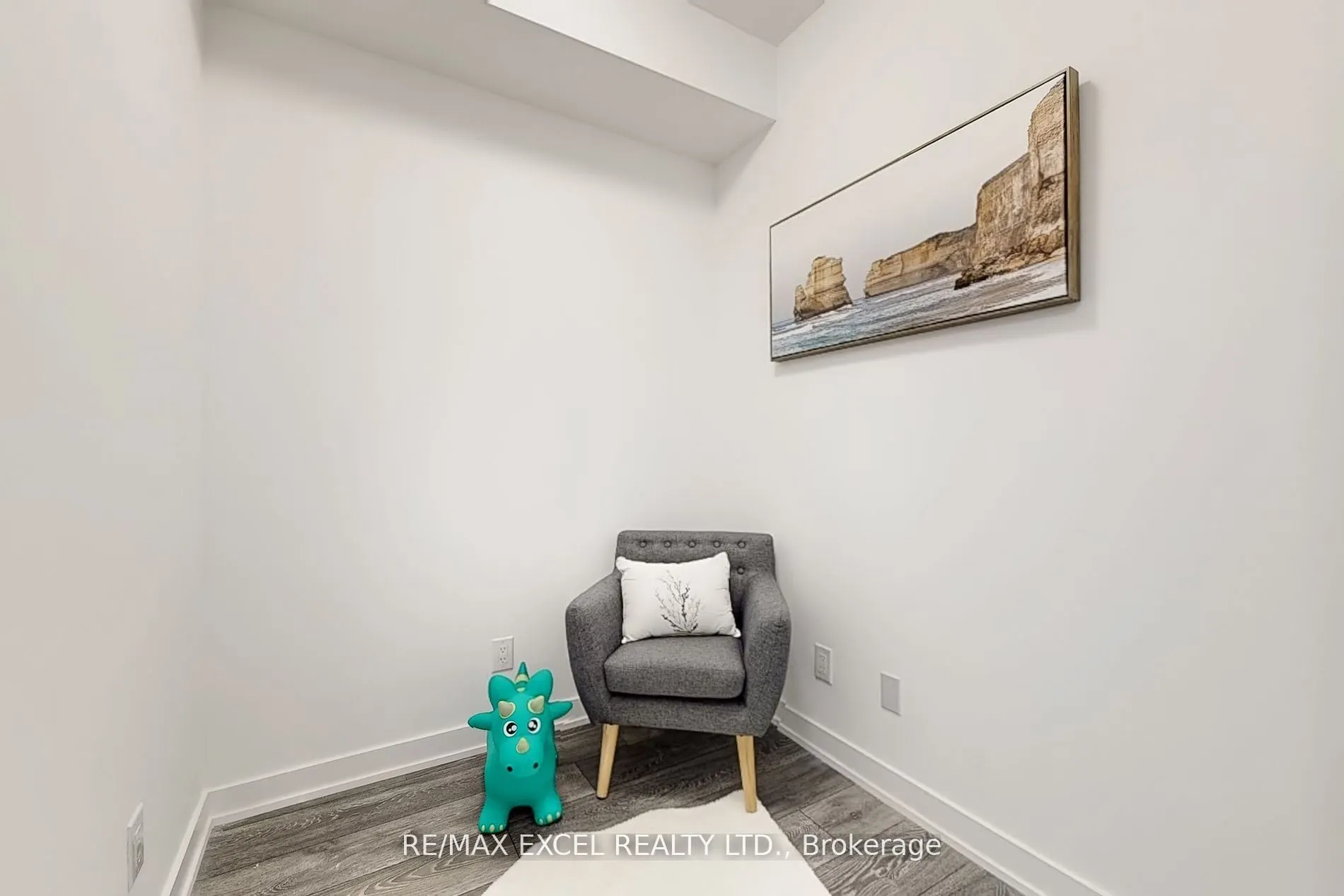 8888 Yonge Street, #318