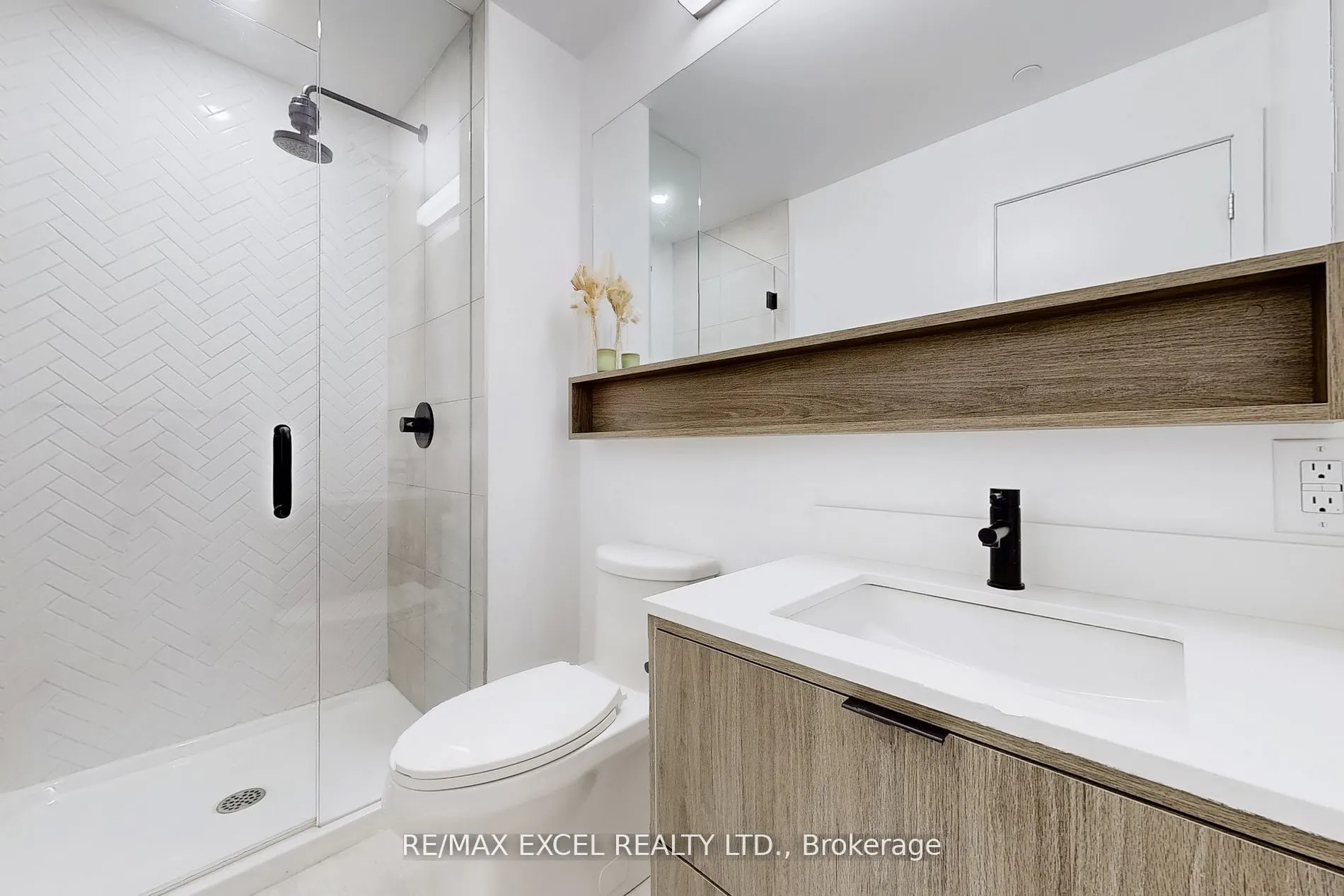8888 Yonge Street, #318