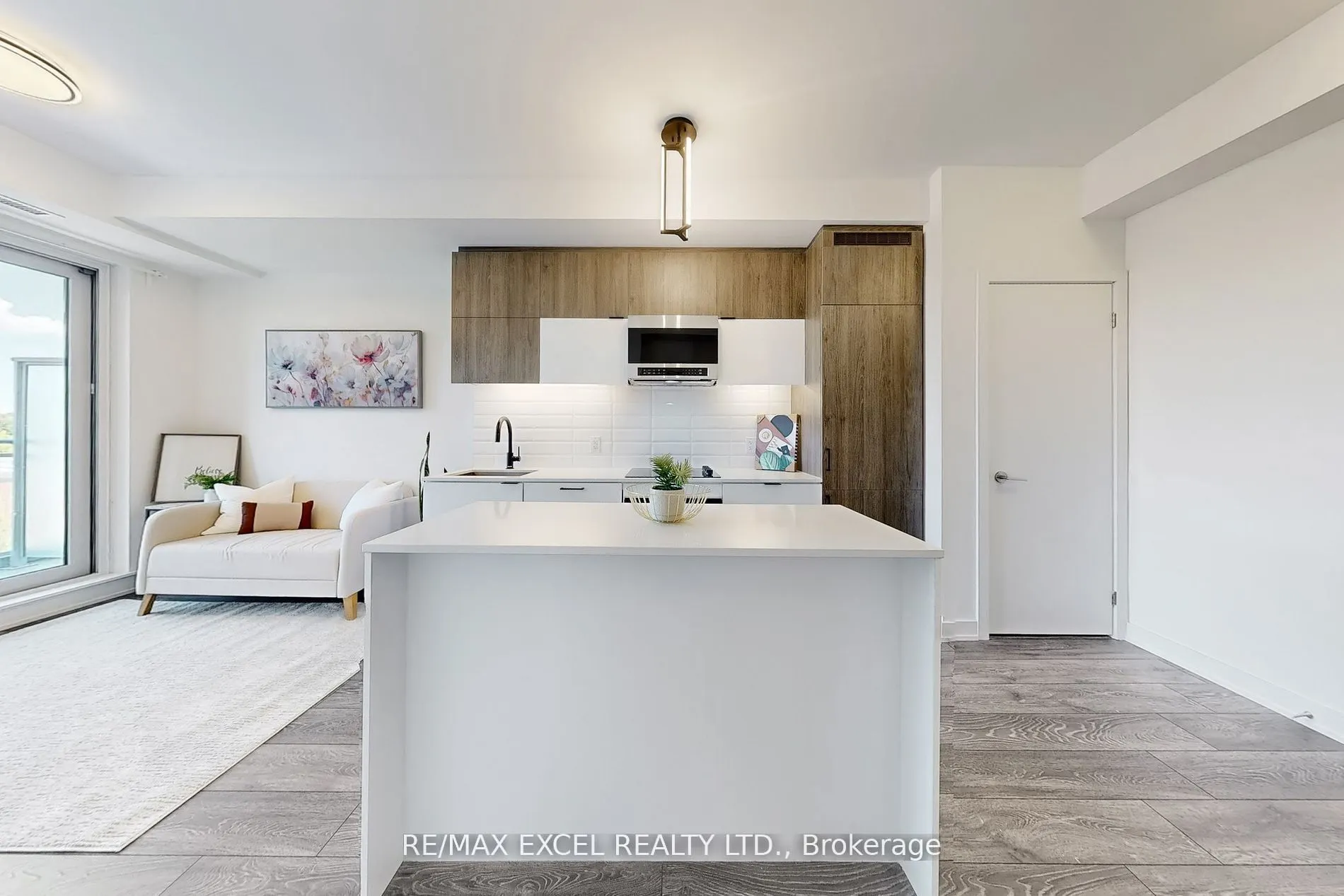 8888 Yonge Street, #318