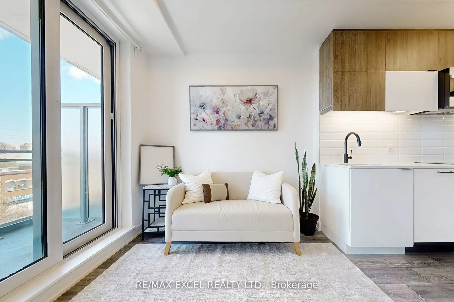 8888 Yonge Street, #318