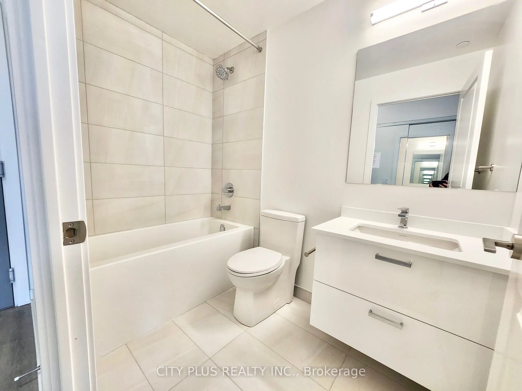 50 Upper Mall Way, #B-2809