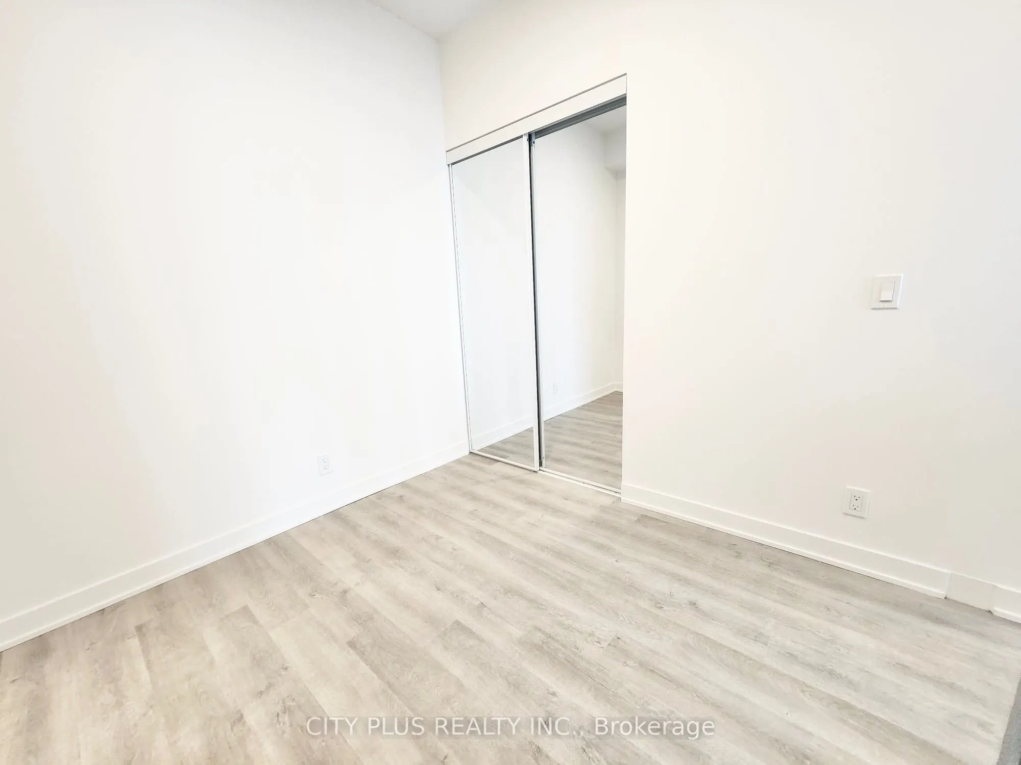50 Upper Mall Way, #B-2809