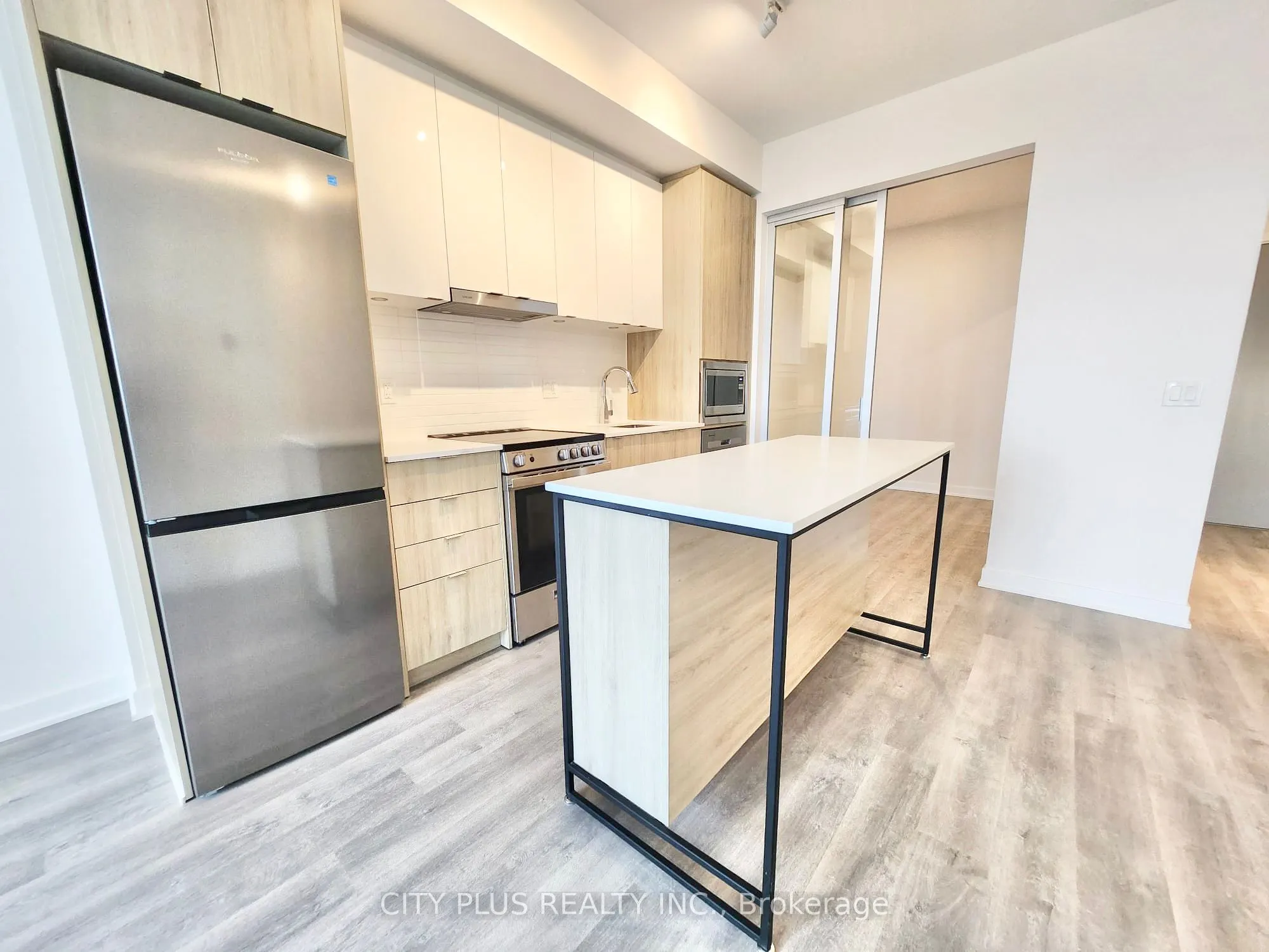 50 Upper Mall Way, #B-2809