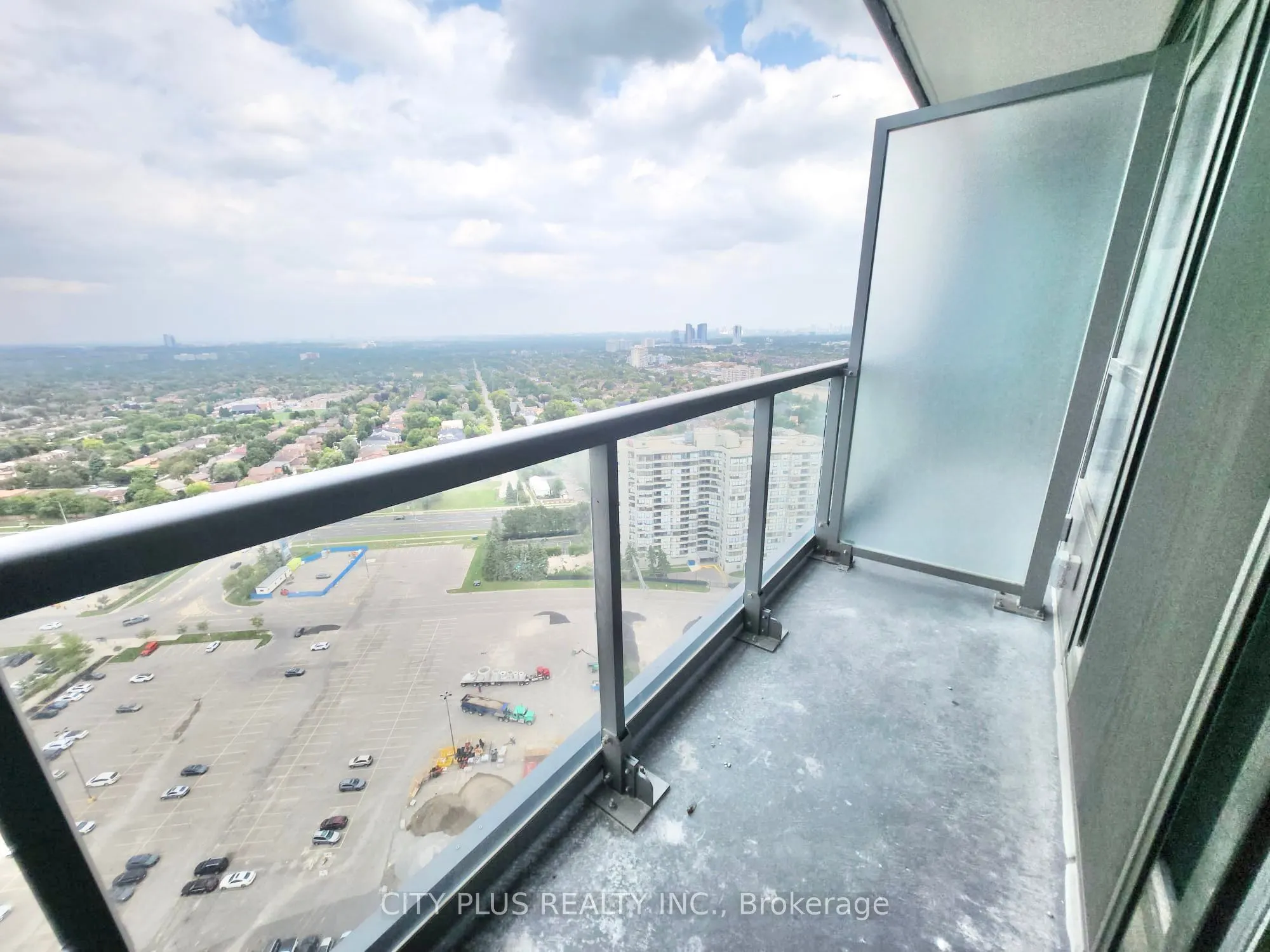 50 Upper Mall Way, #B-2809