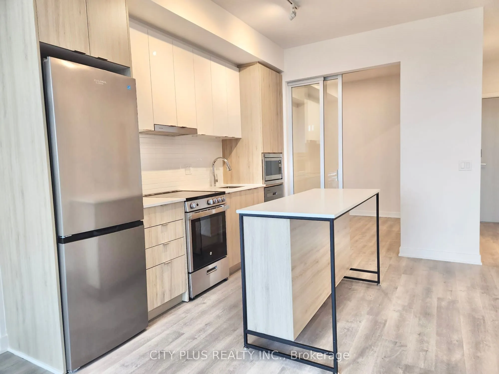 50 Upper Mall Way, #B-2809
