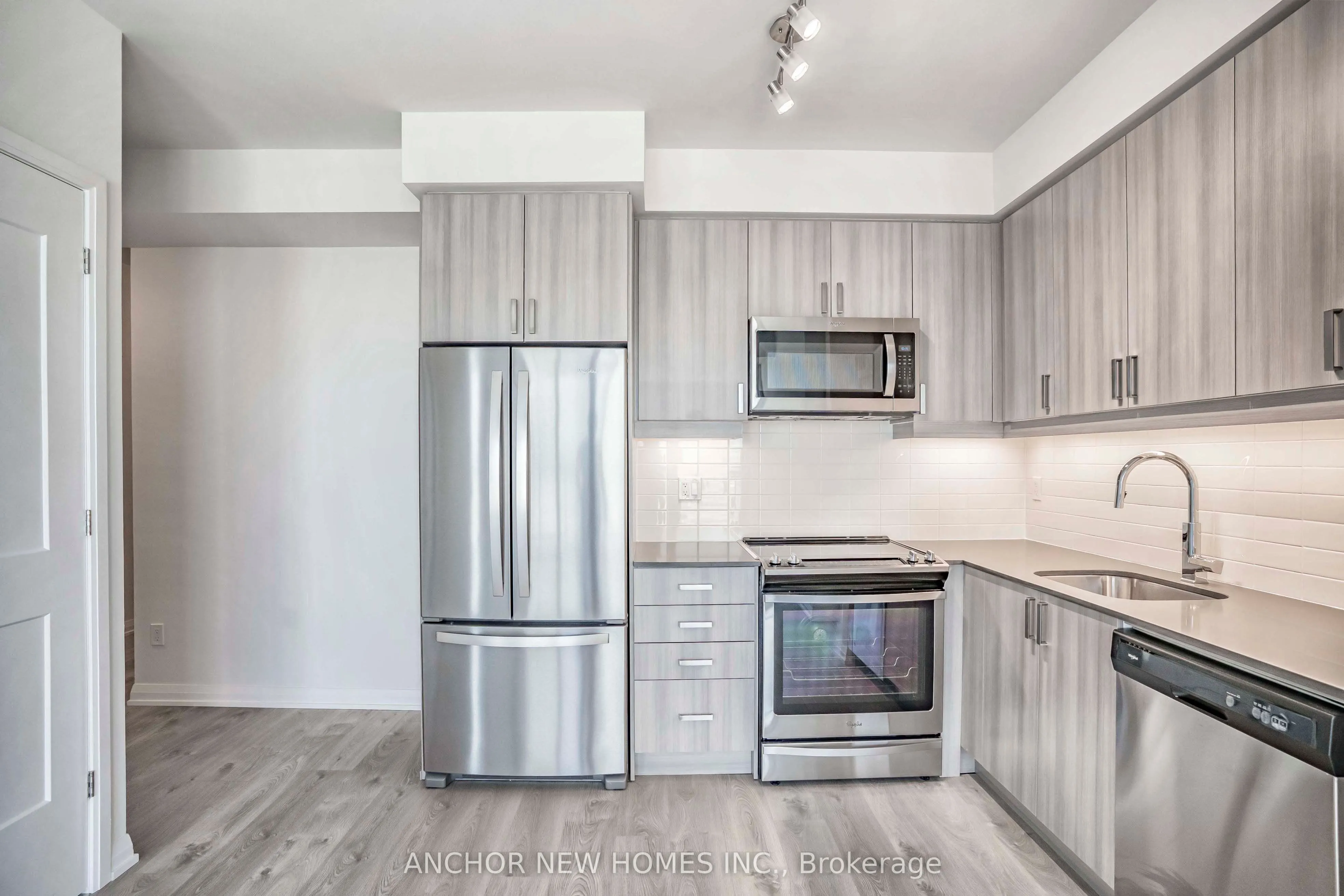 7895 Jane Street, #Lph10