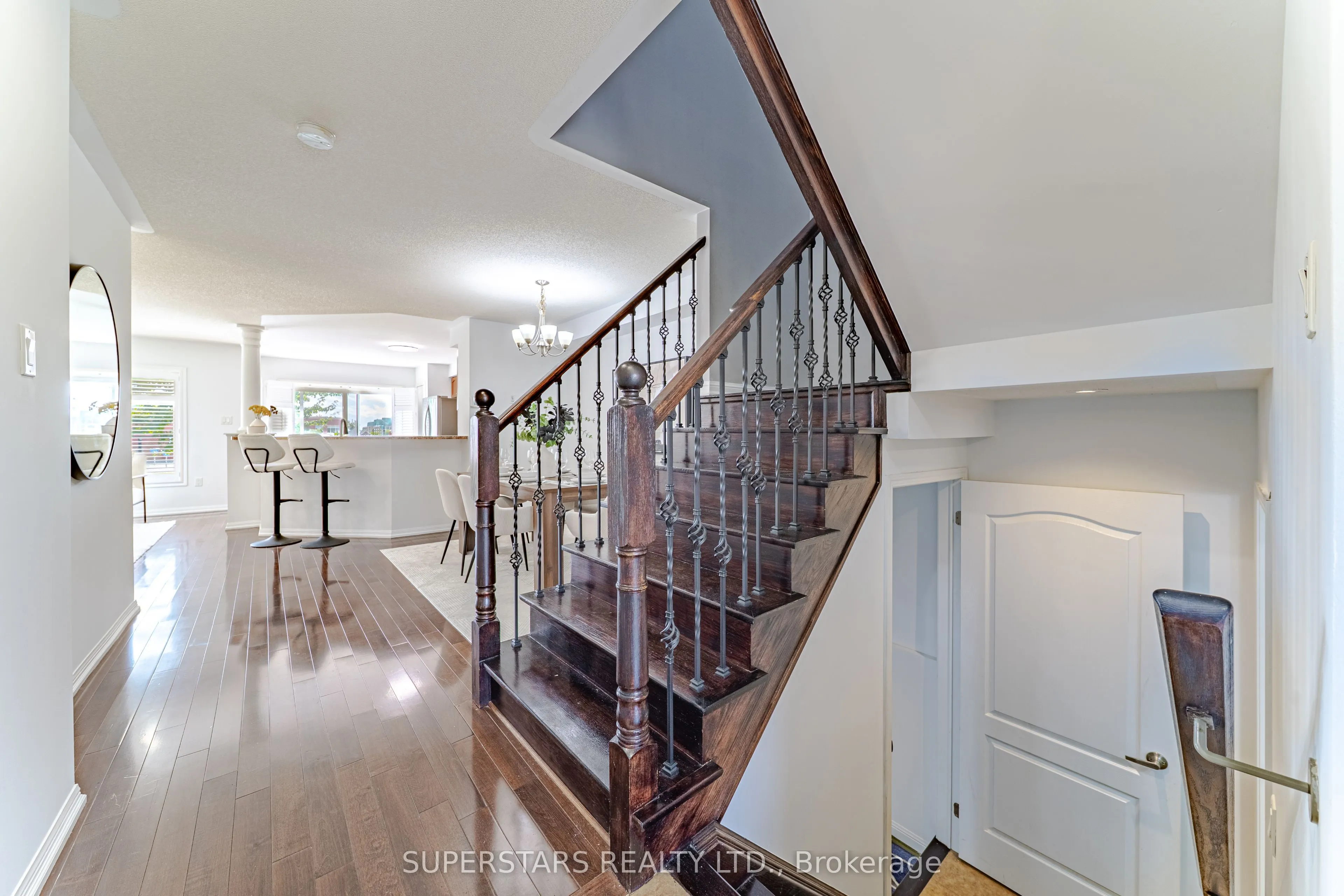 66 Fernglen Crescent