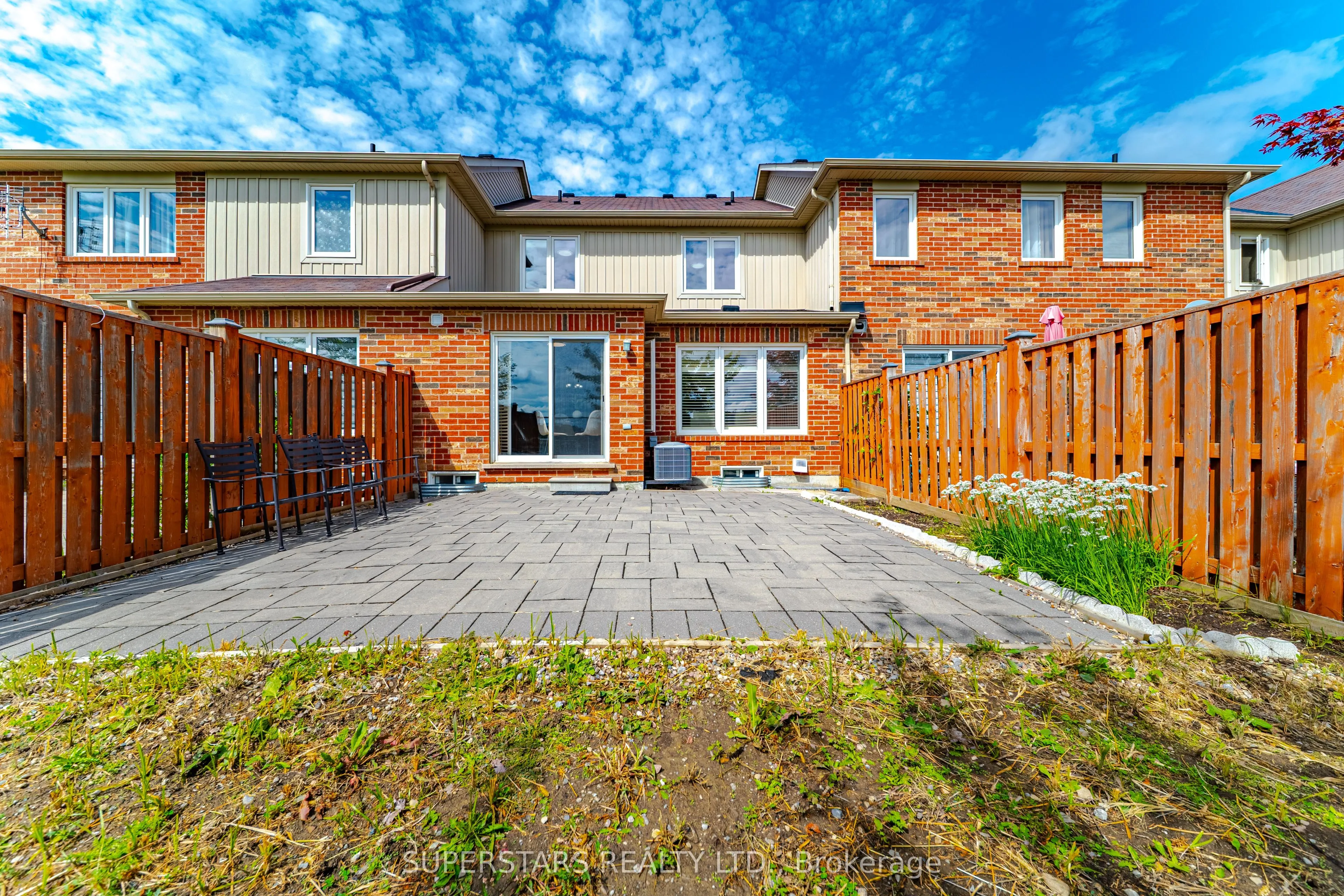 66 Fernglen Crescent