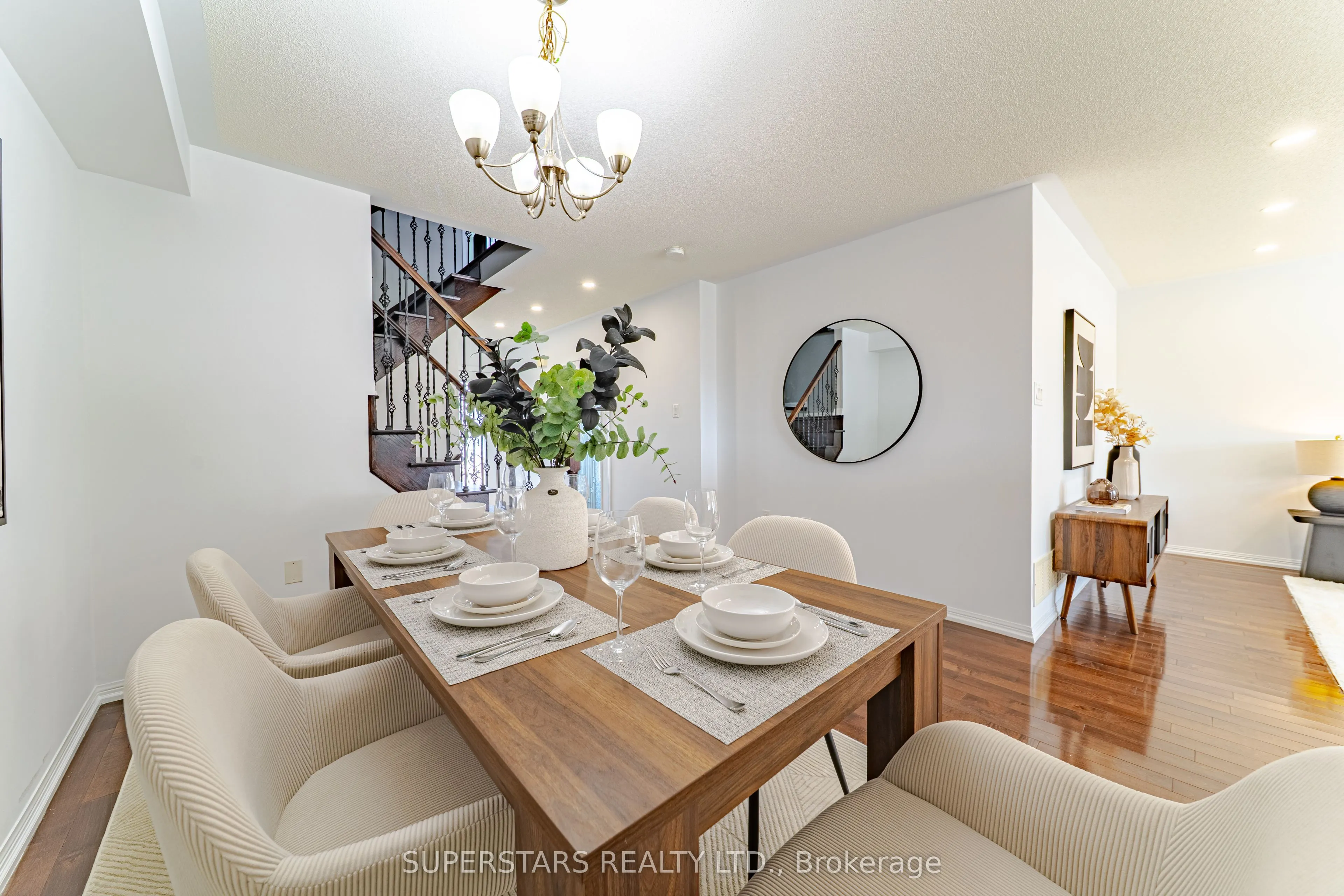 66 Fernglen Crescent