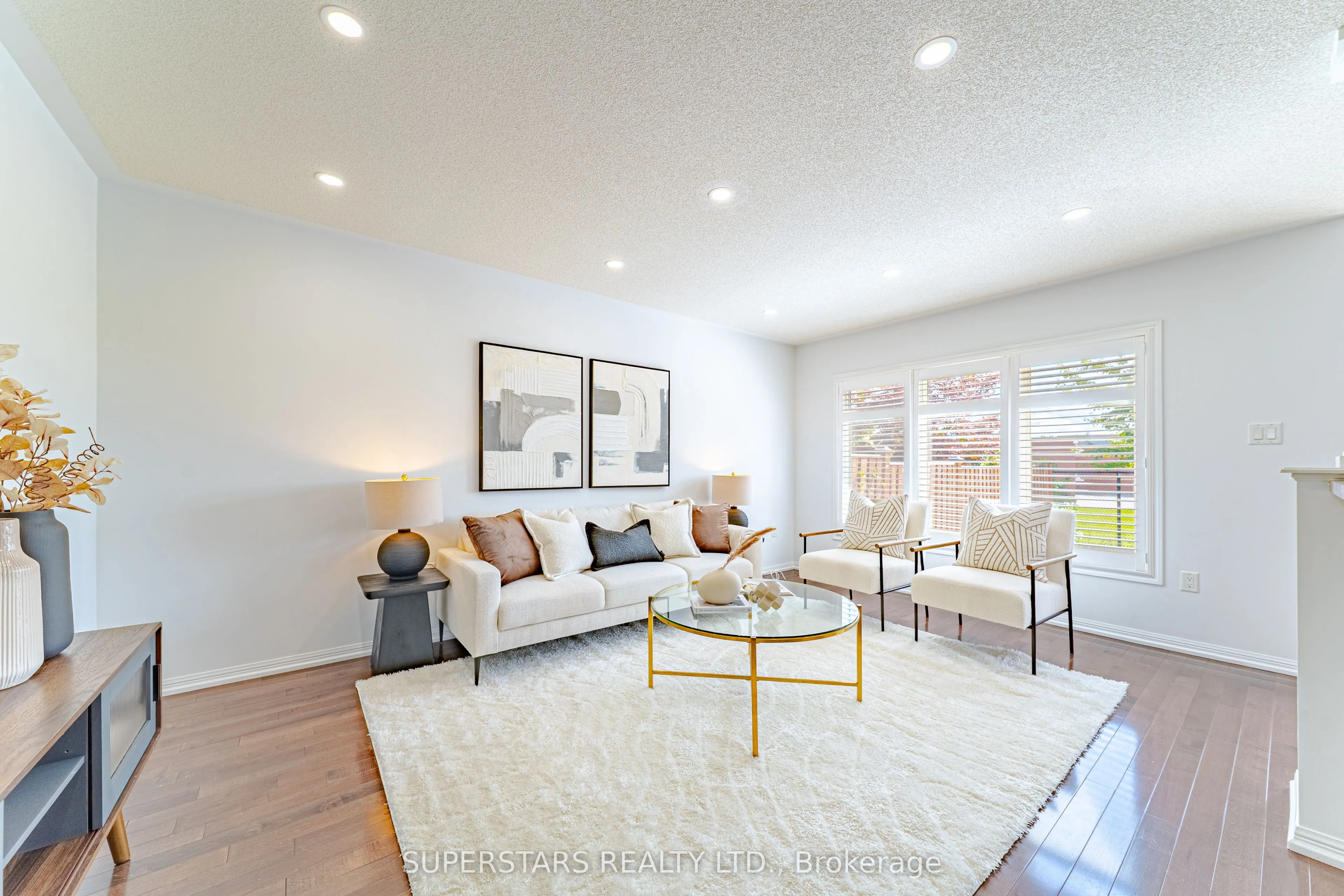 66 Fernglen Crescent