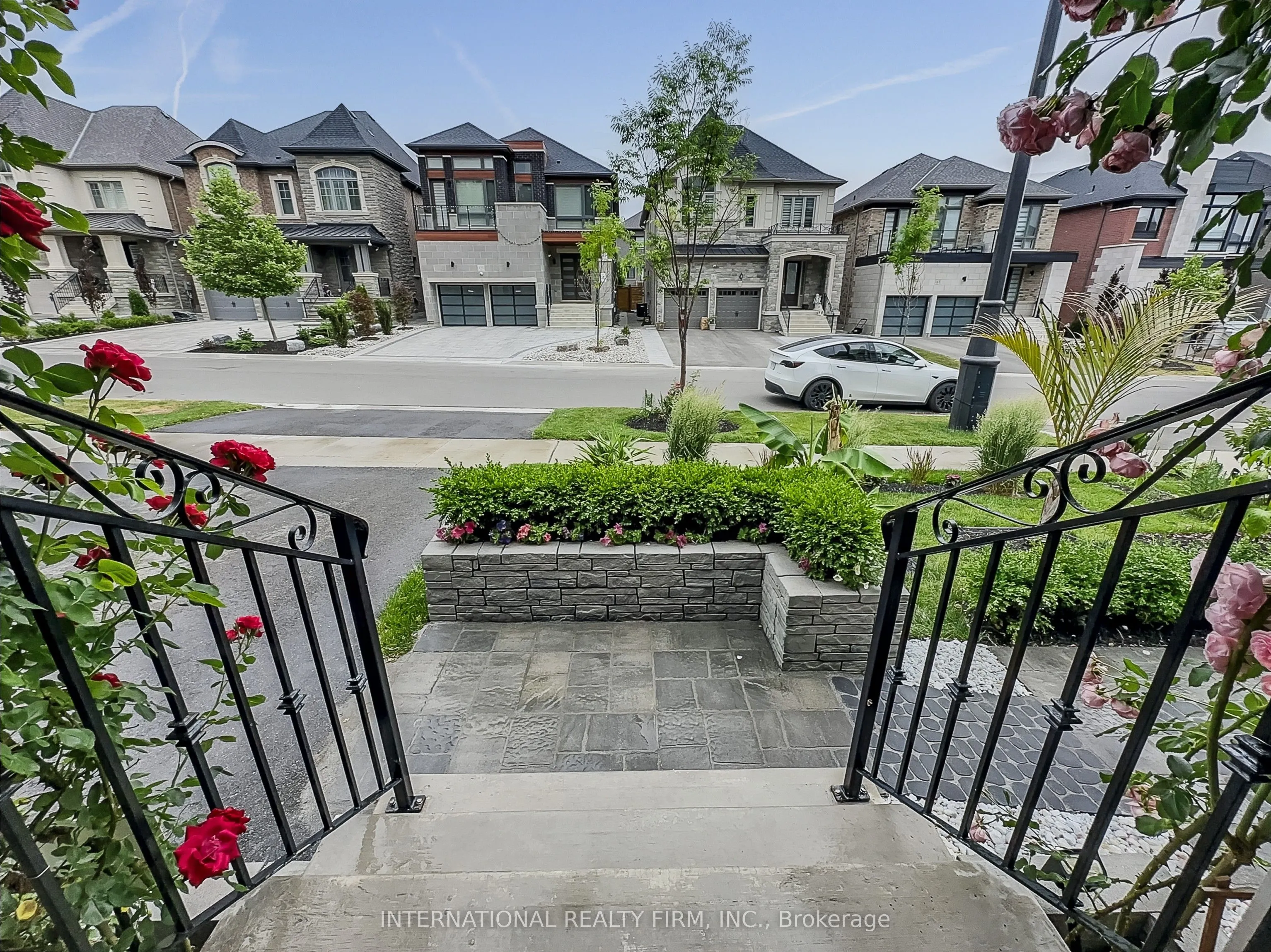 150 Cannes Avenue