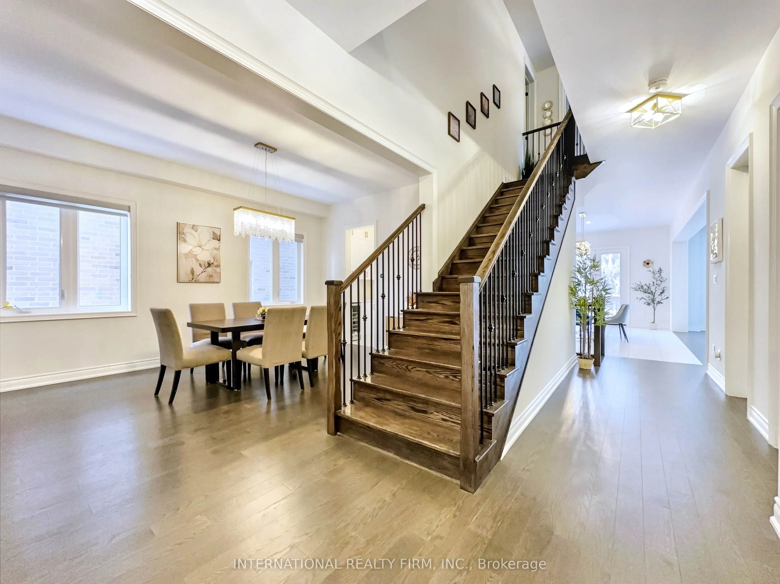 150 Cannes Avenue