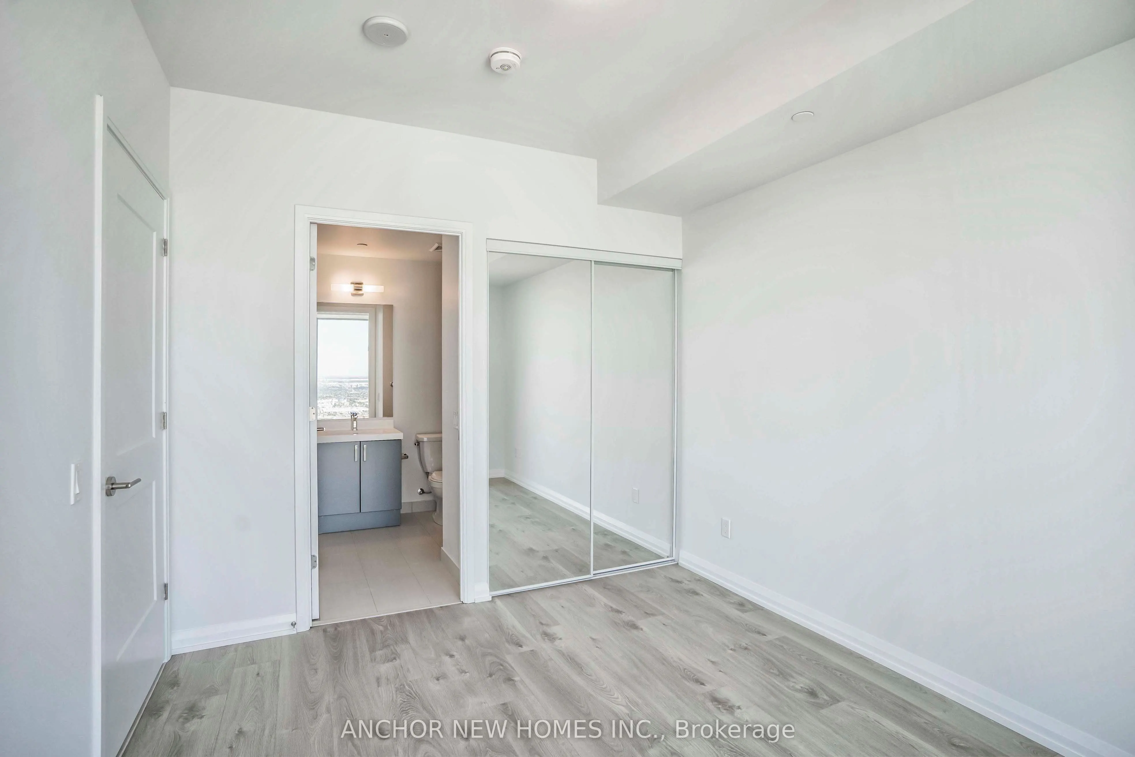 7895 Jane Street, #Lph10