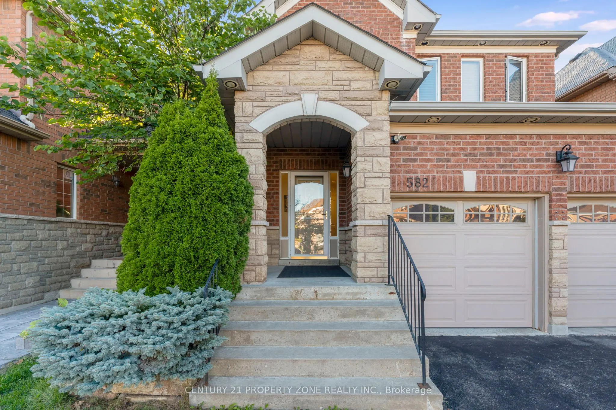 582 Plantation Gate