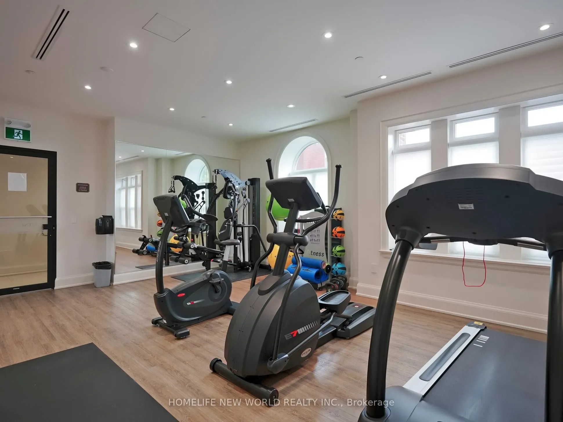 208 Main St. Unionville, #401