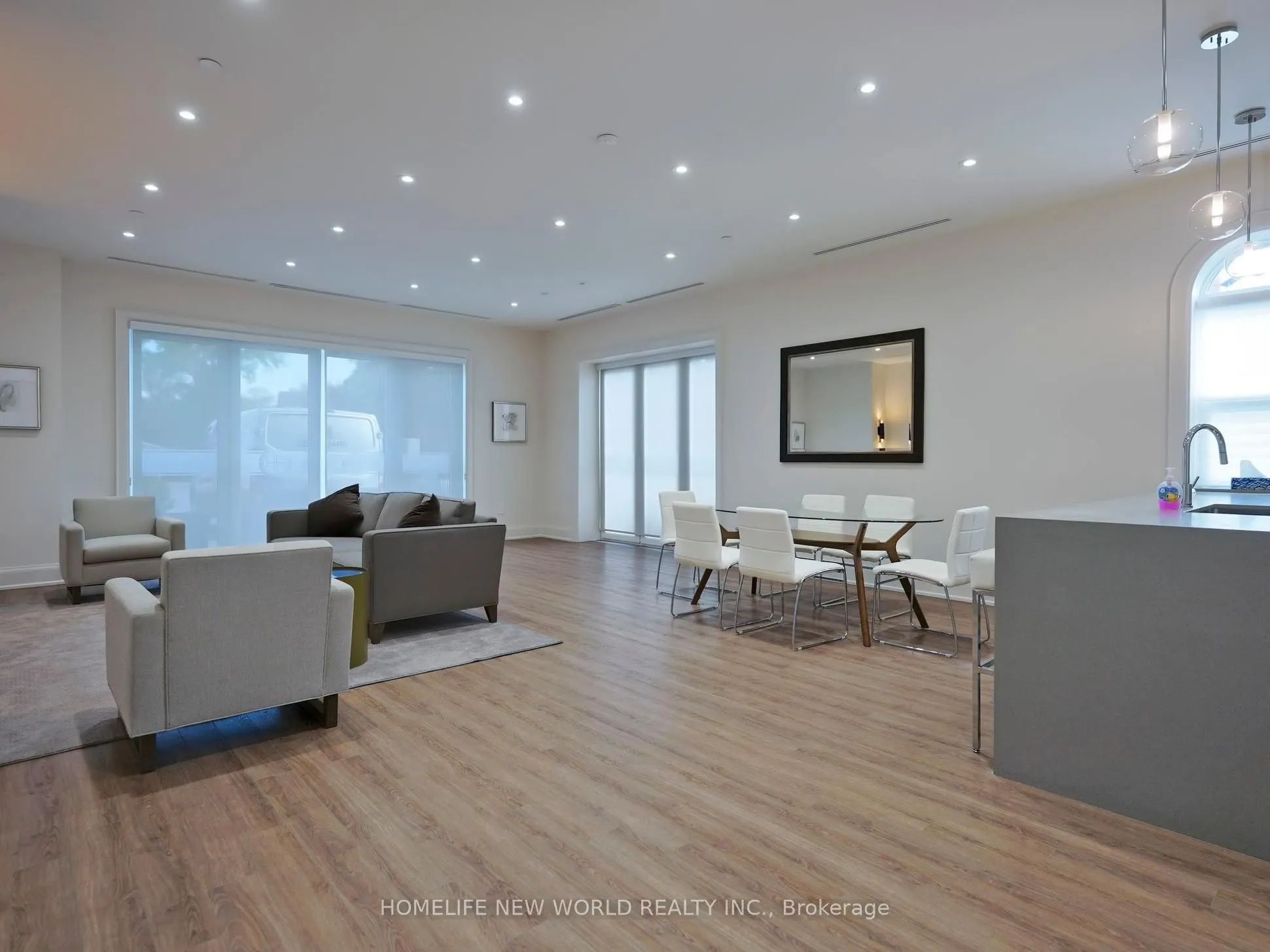 208 Main St. Unionville, #401