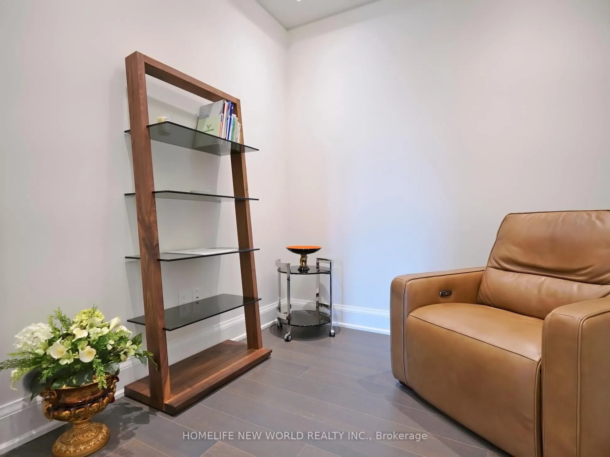 208 Main St. Unionville, #401