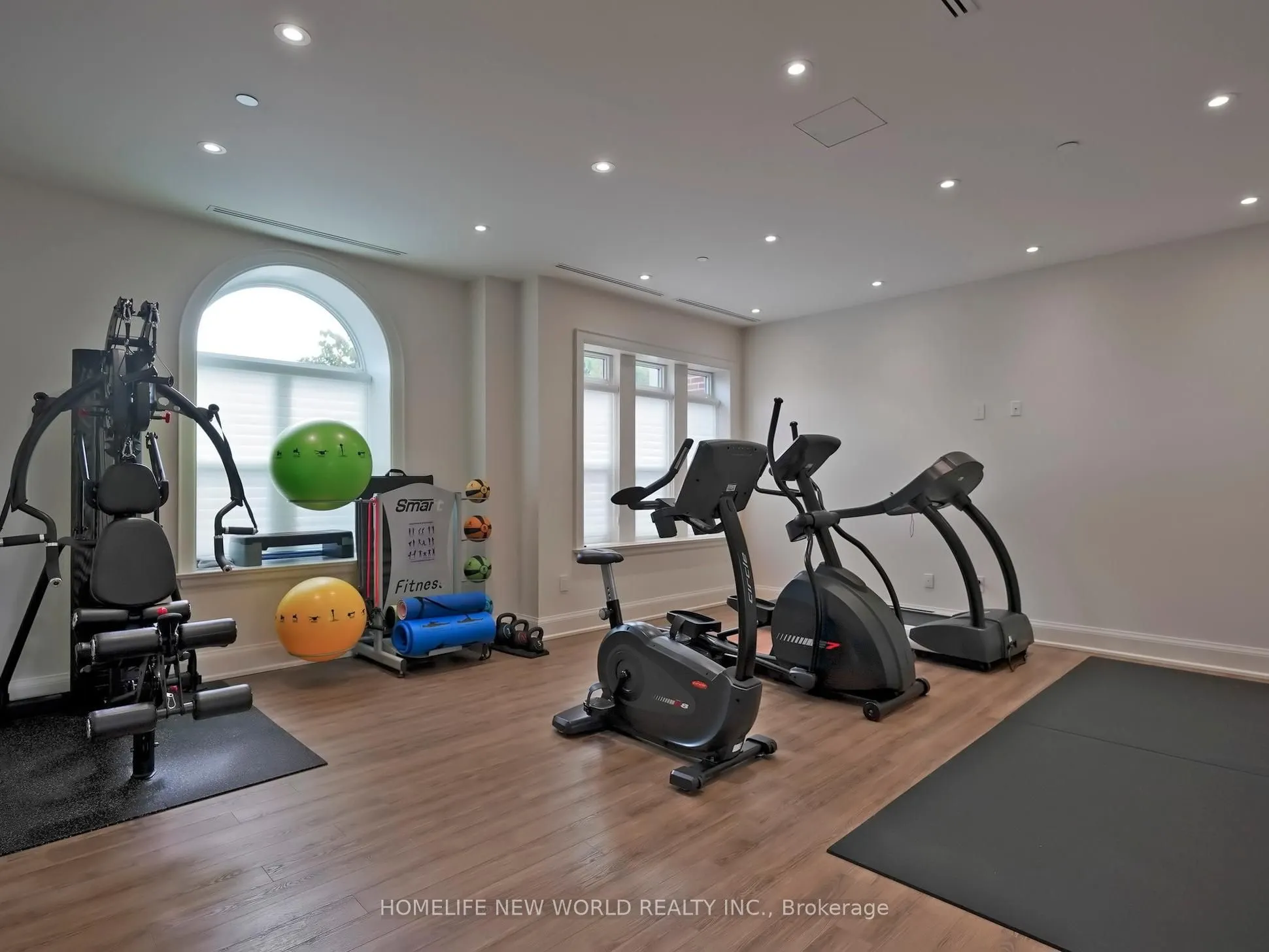 208 Main St. Unionville, #401