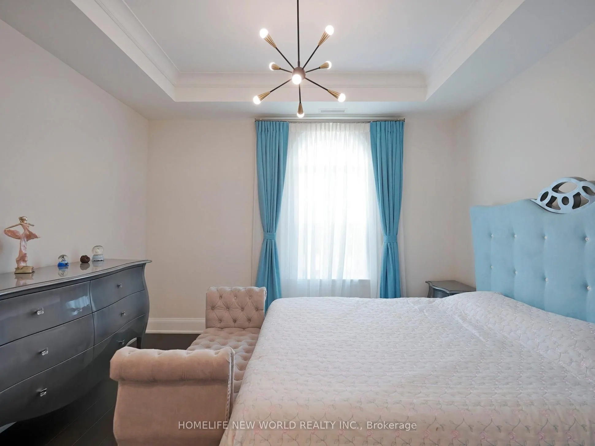 208 Main St. Unionville, #401