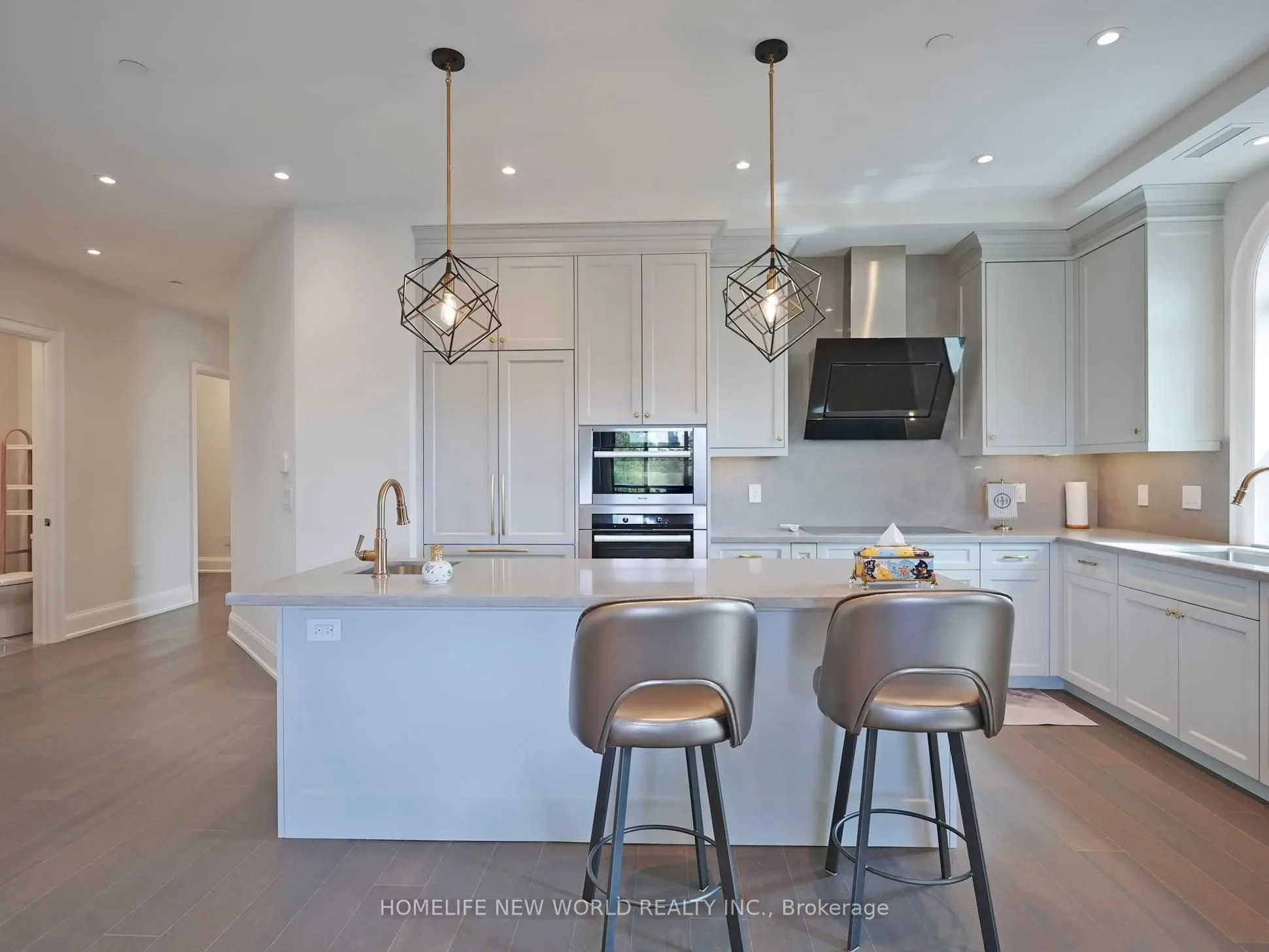 208 Main St. Unionville, #401
