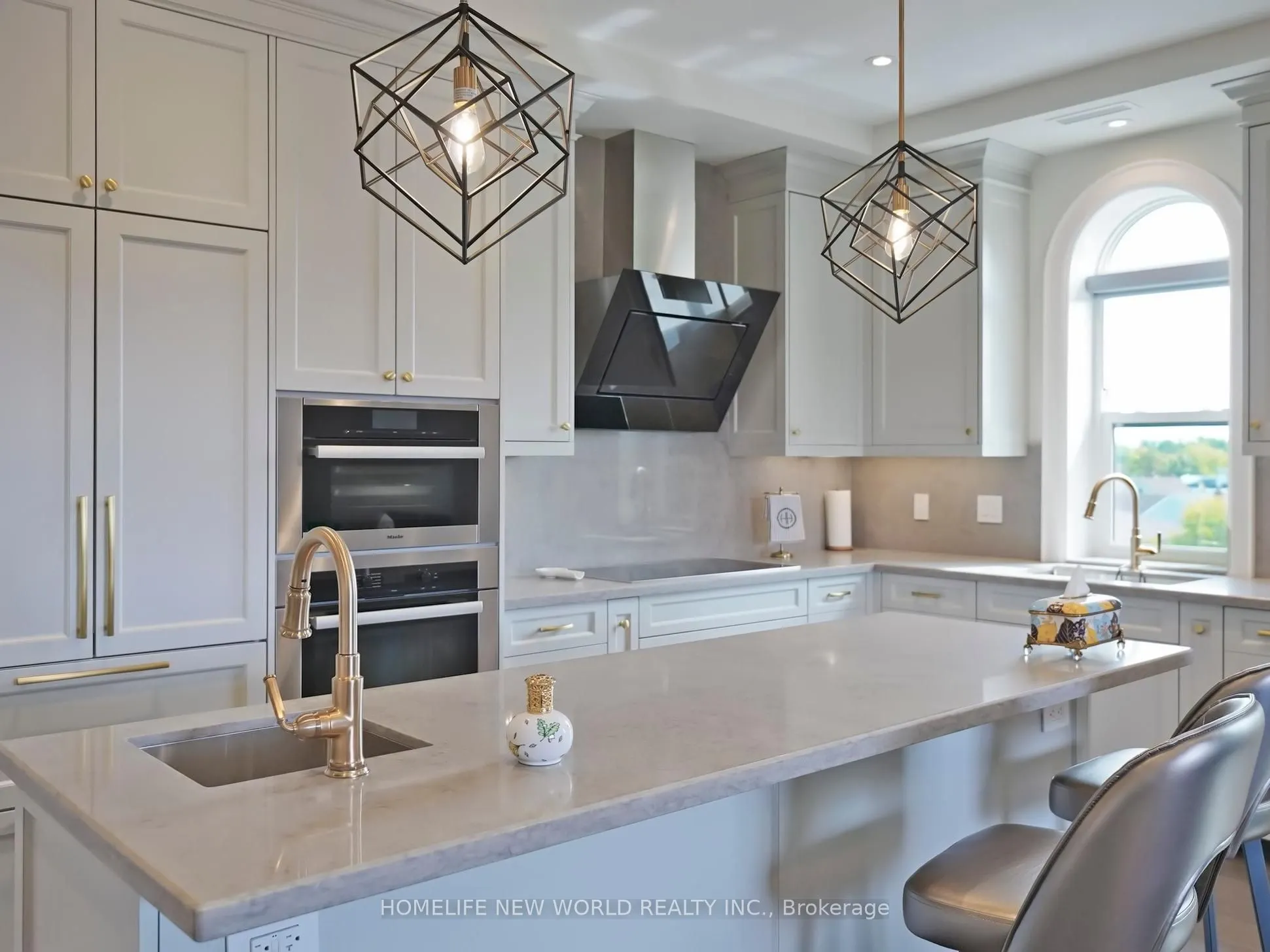 208 Main St. Unionville, #401