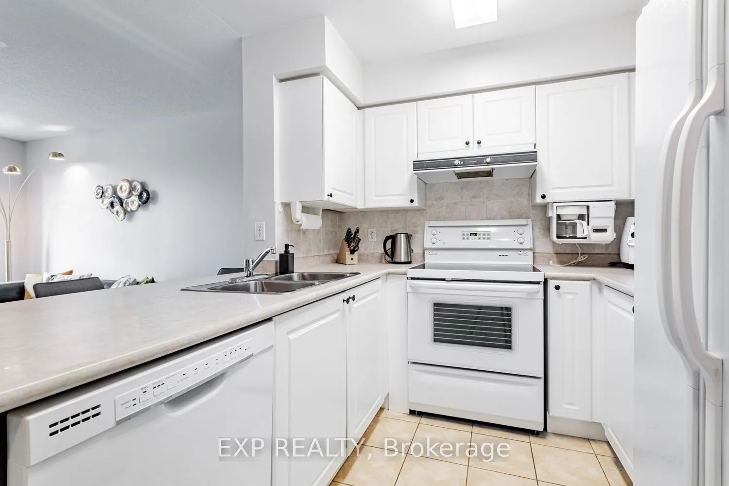 3 Ellesmere Street, #308