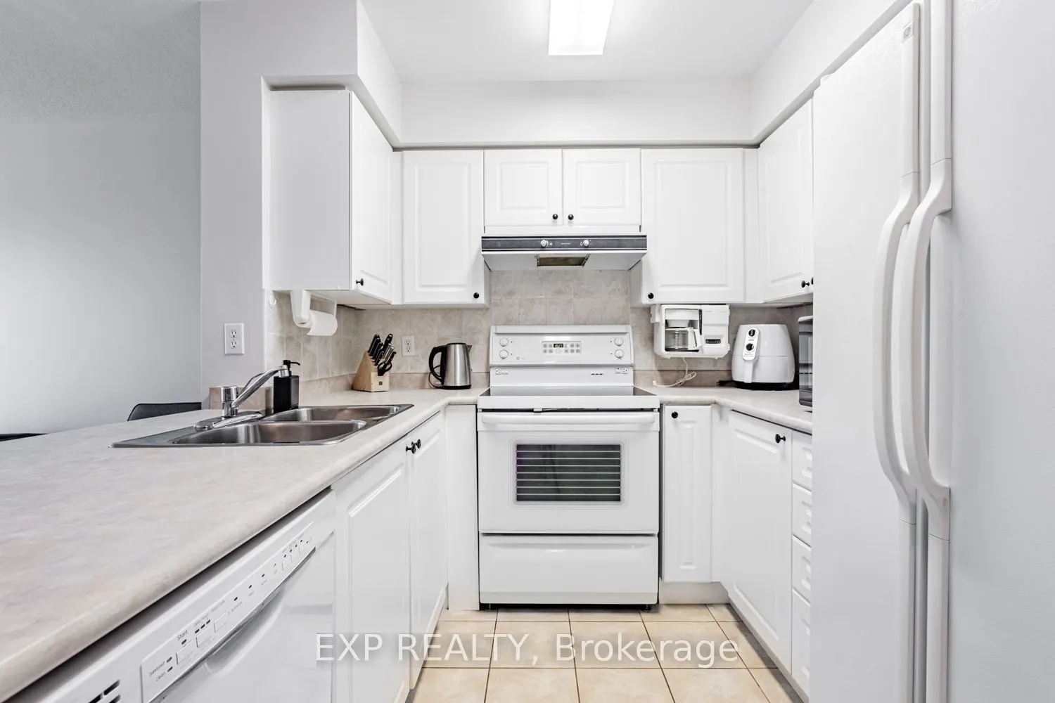 3 Ellesmere Street, #308