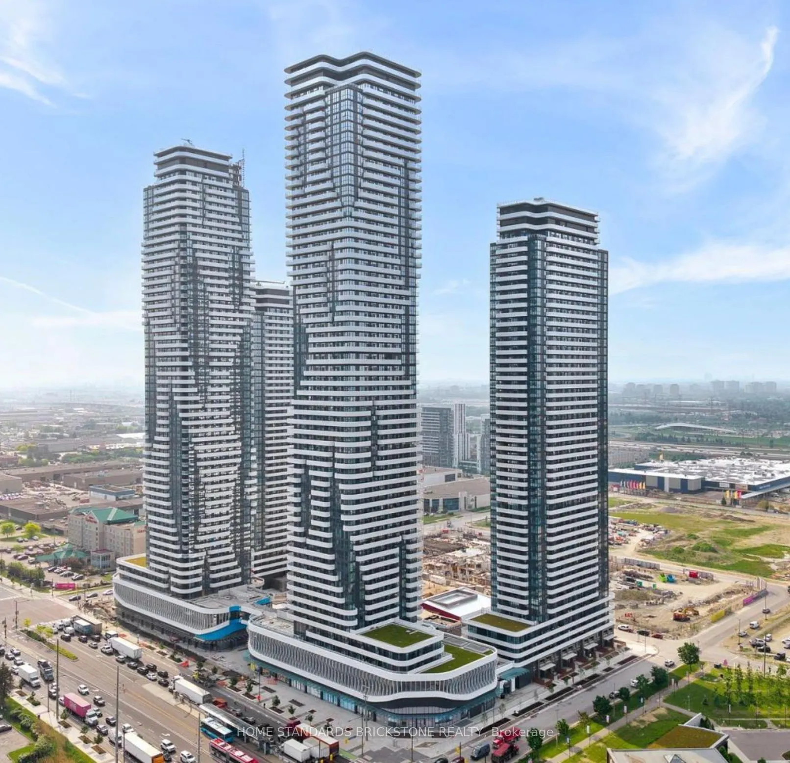 28 Interchange Way W, #3707