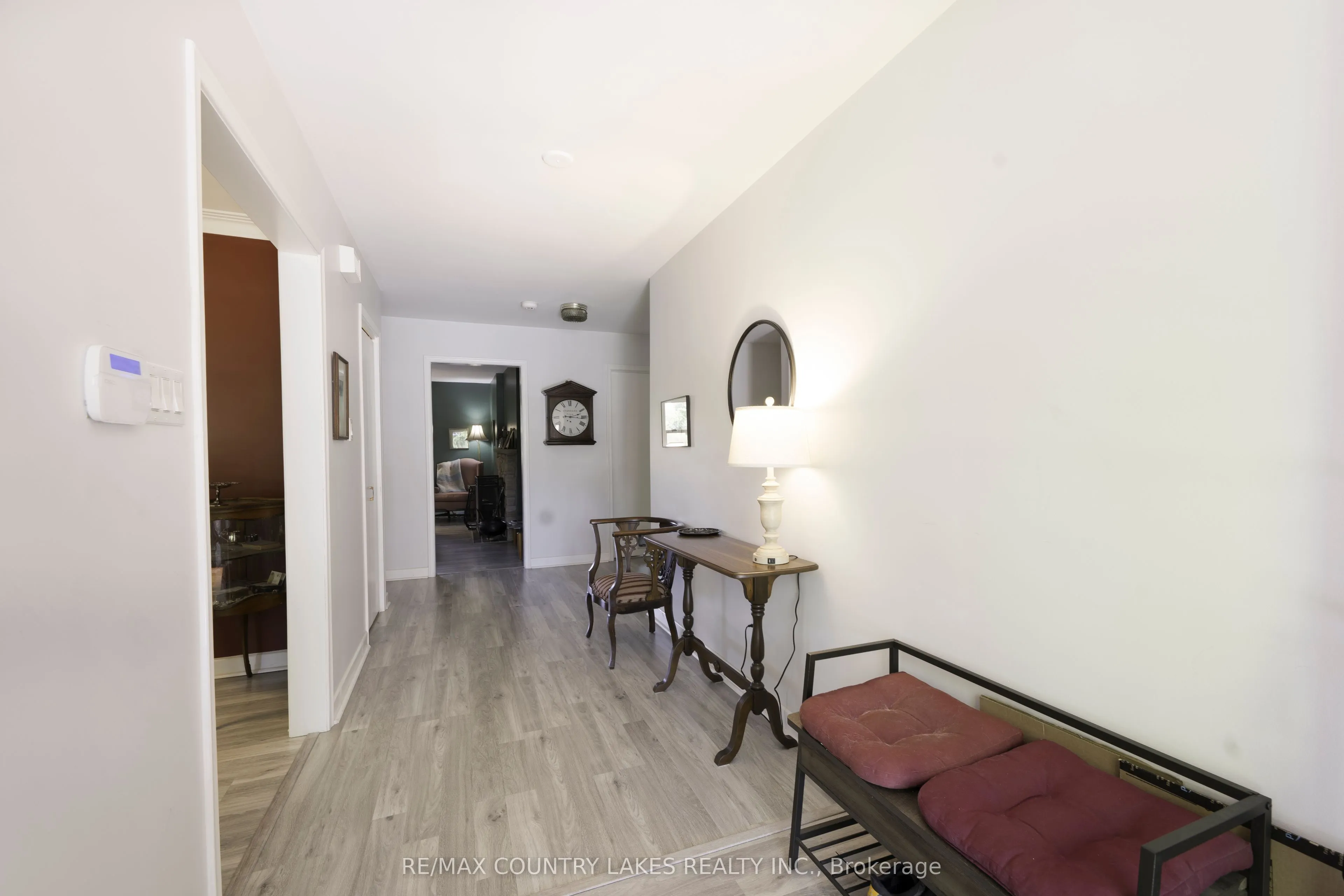 94 Laidlaw Street N