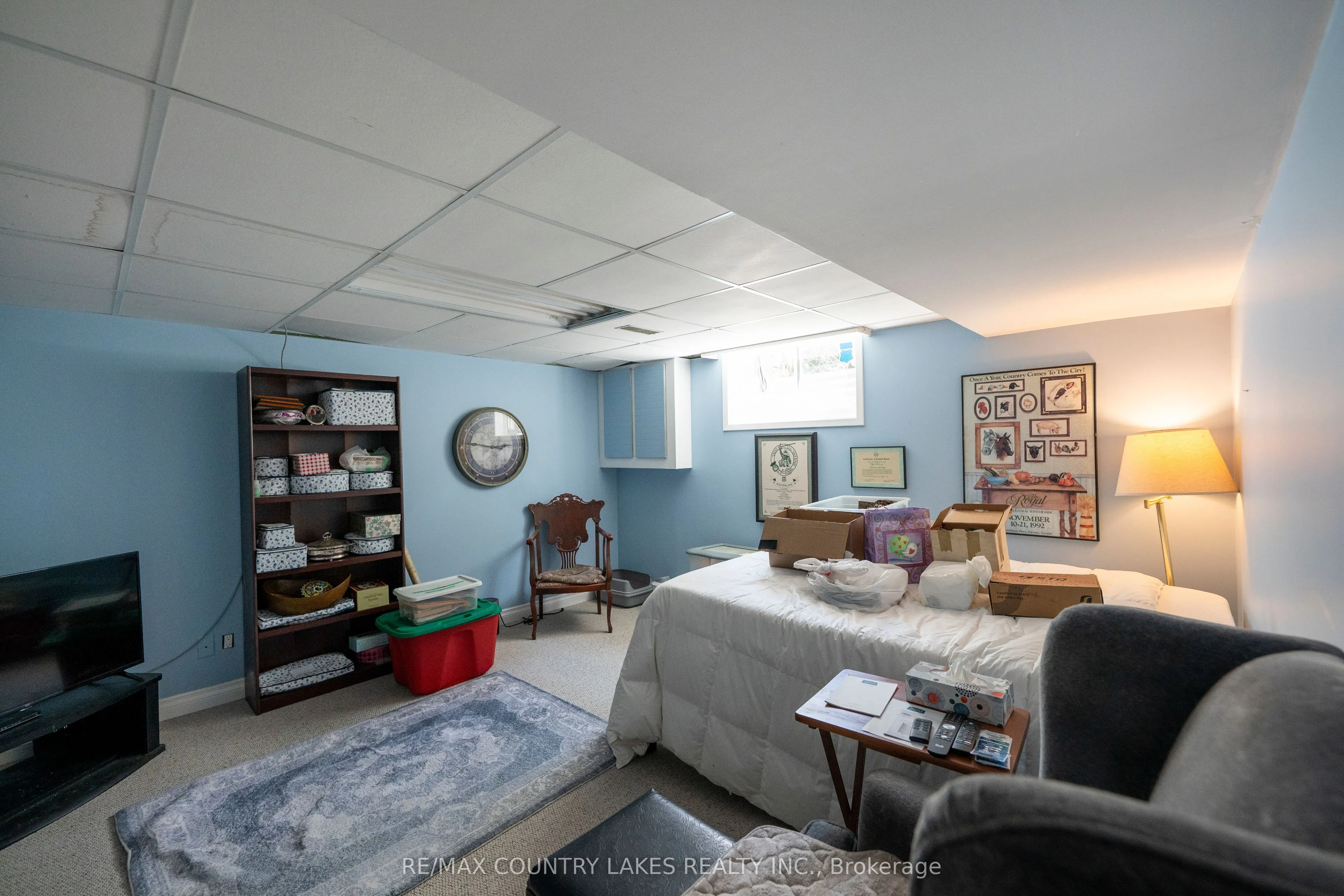 94 Laidlaw Street N