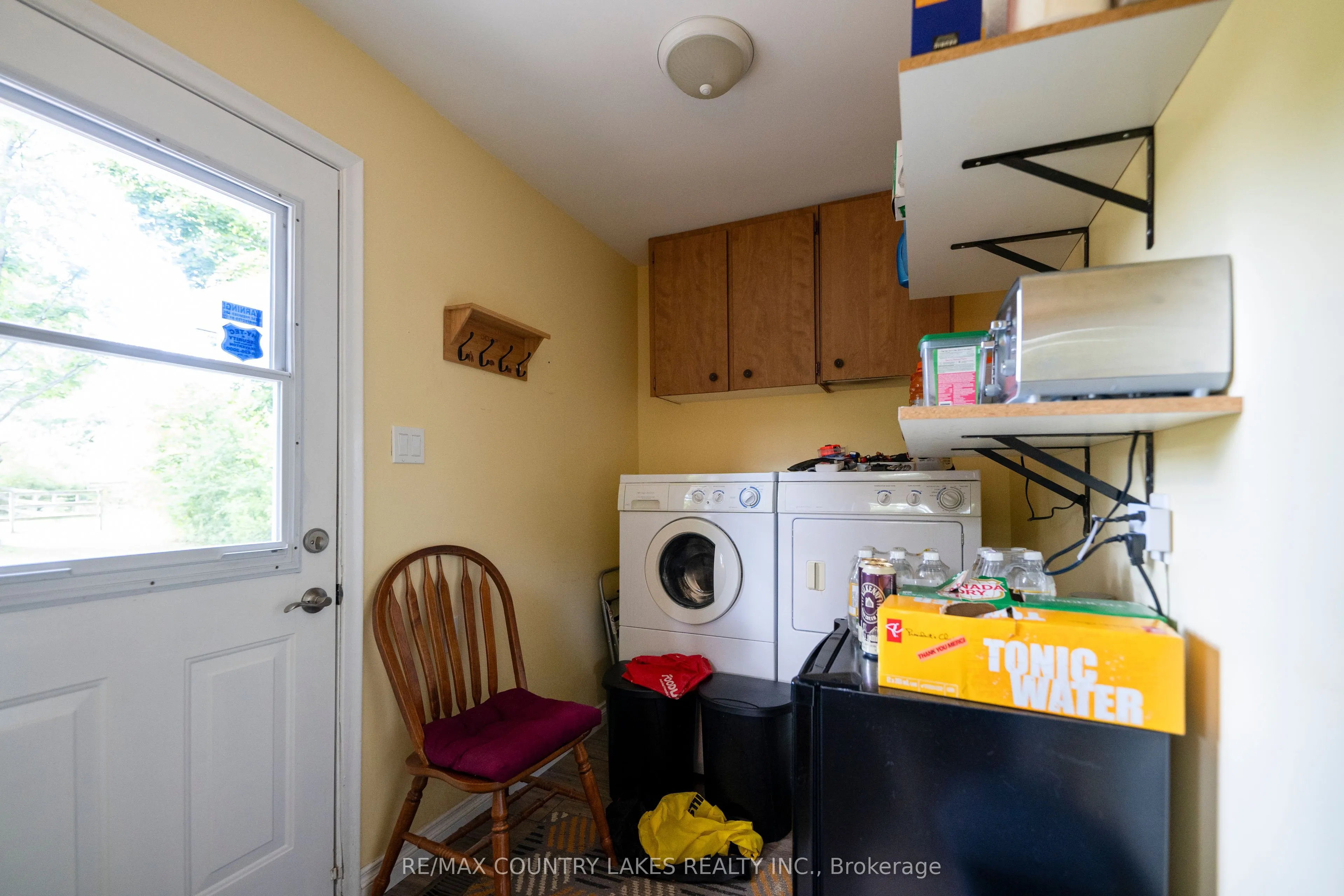 94 Laidlaw Street N