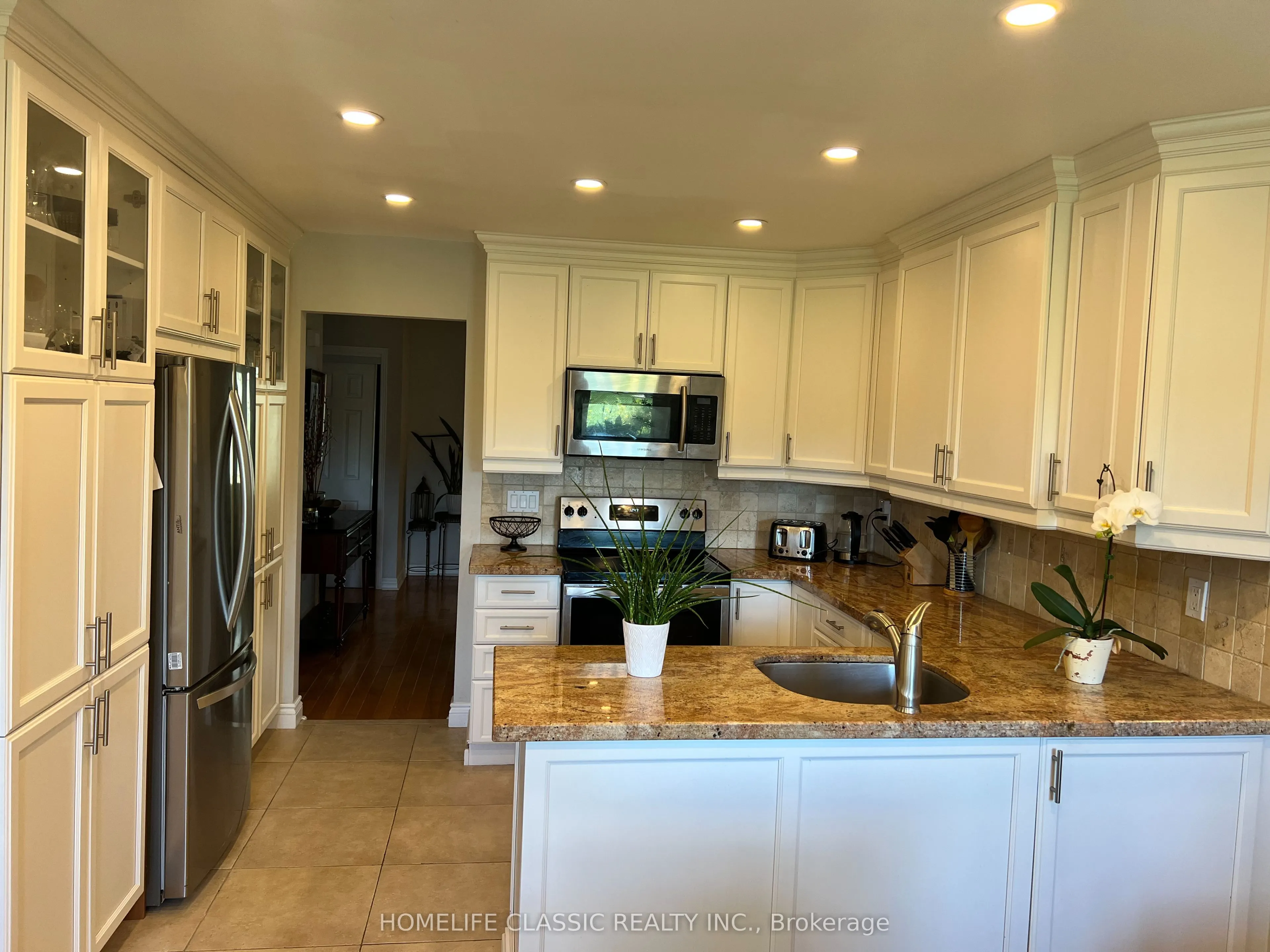 972 Krista Court, #(MAIN FLOOR)