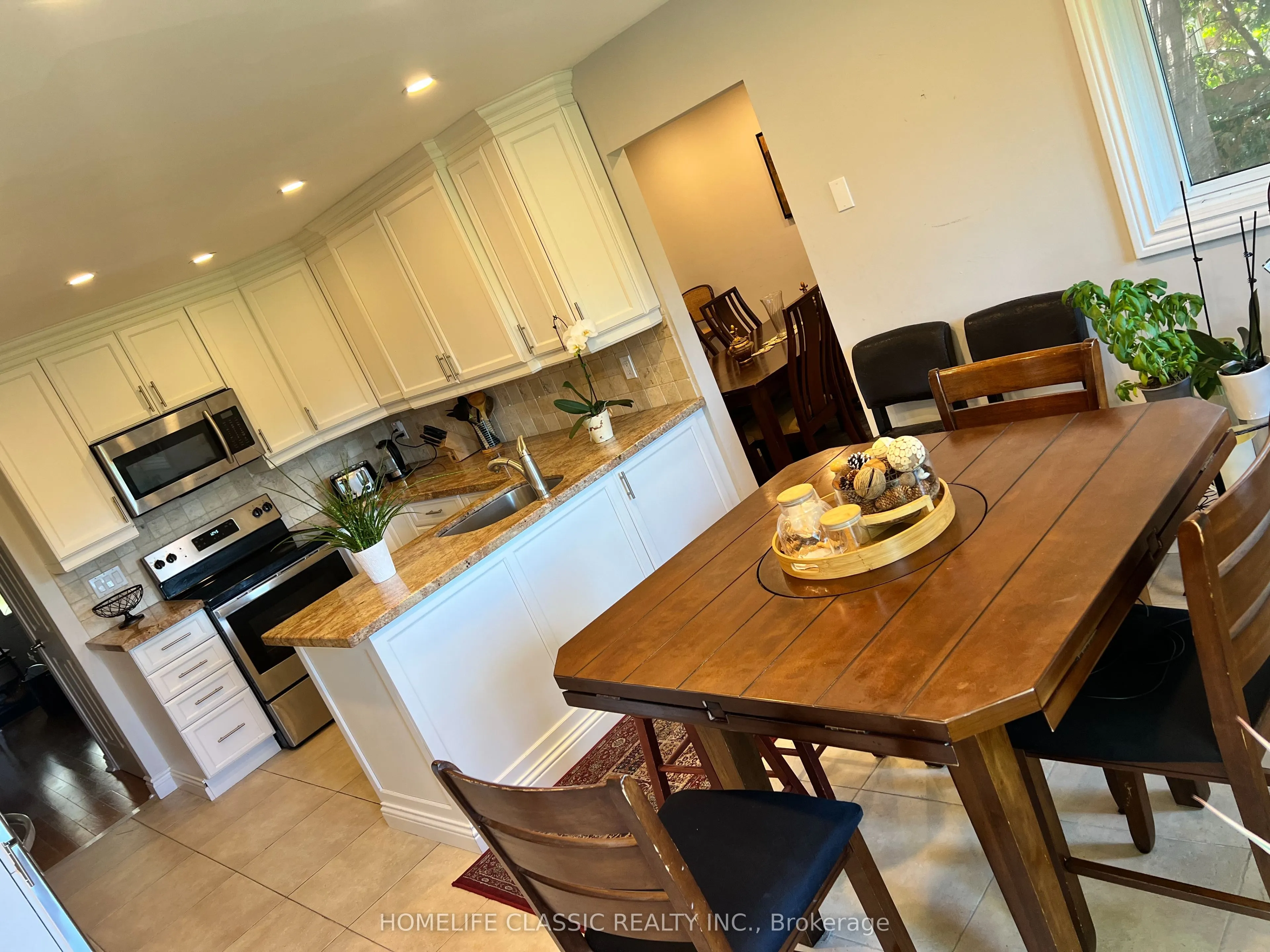 972 Krista Court, #(MAIN FLOOR)