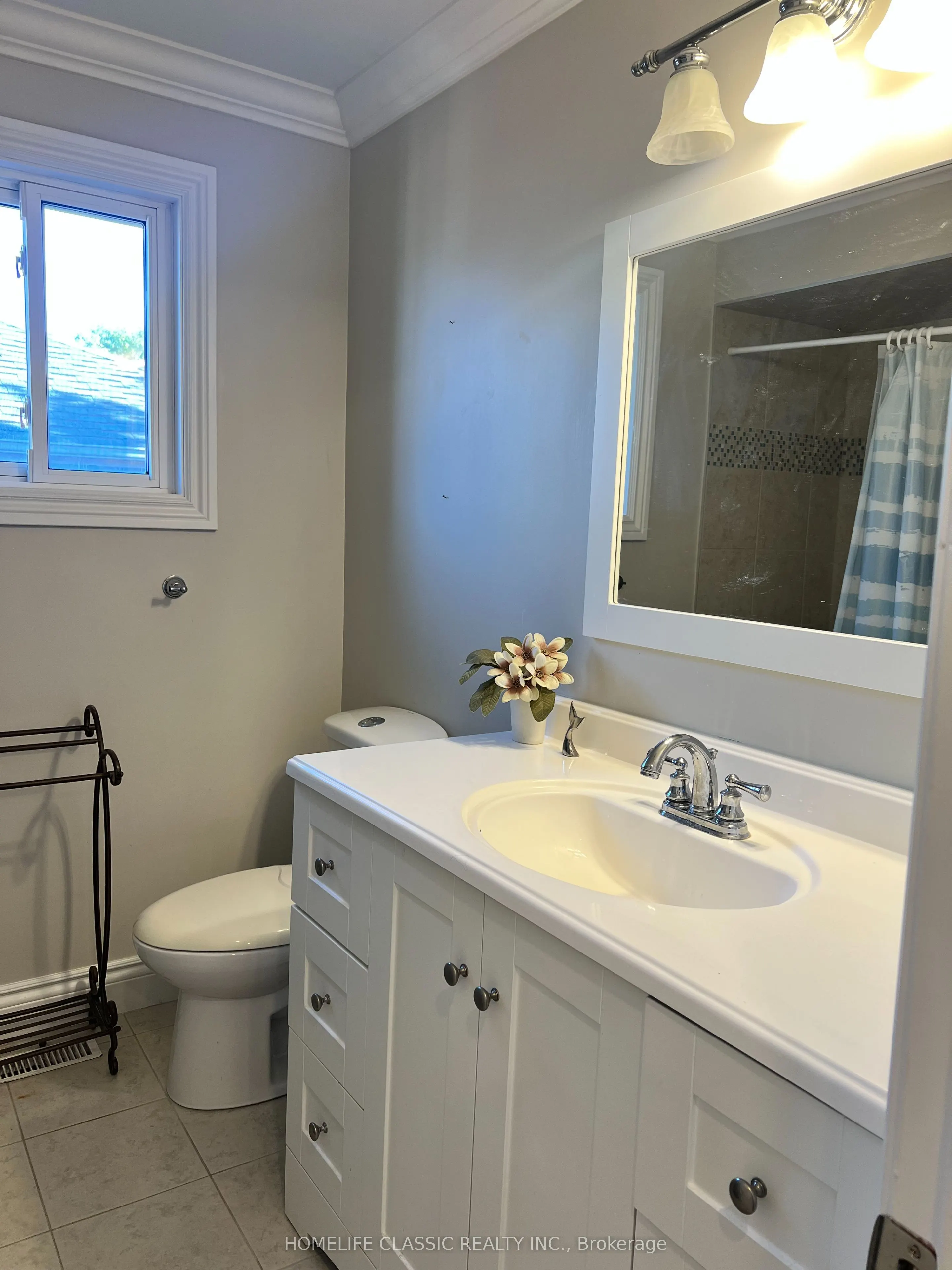 972 Krista Court, #(MAIN FLOOR)