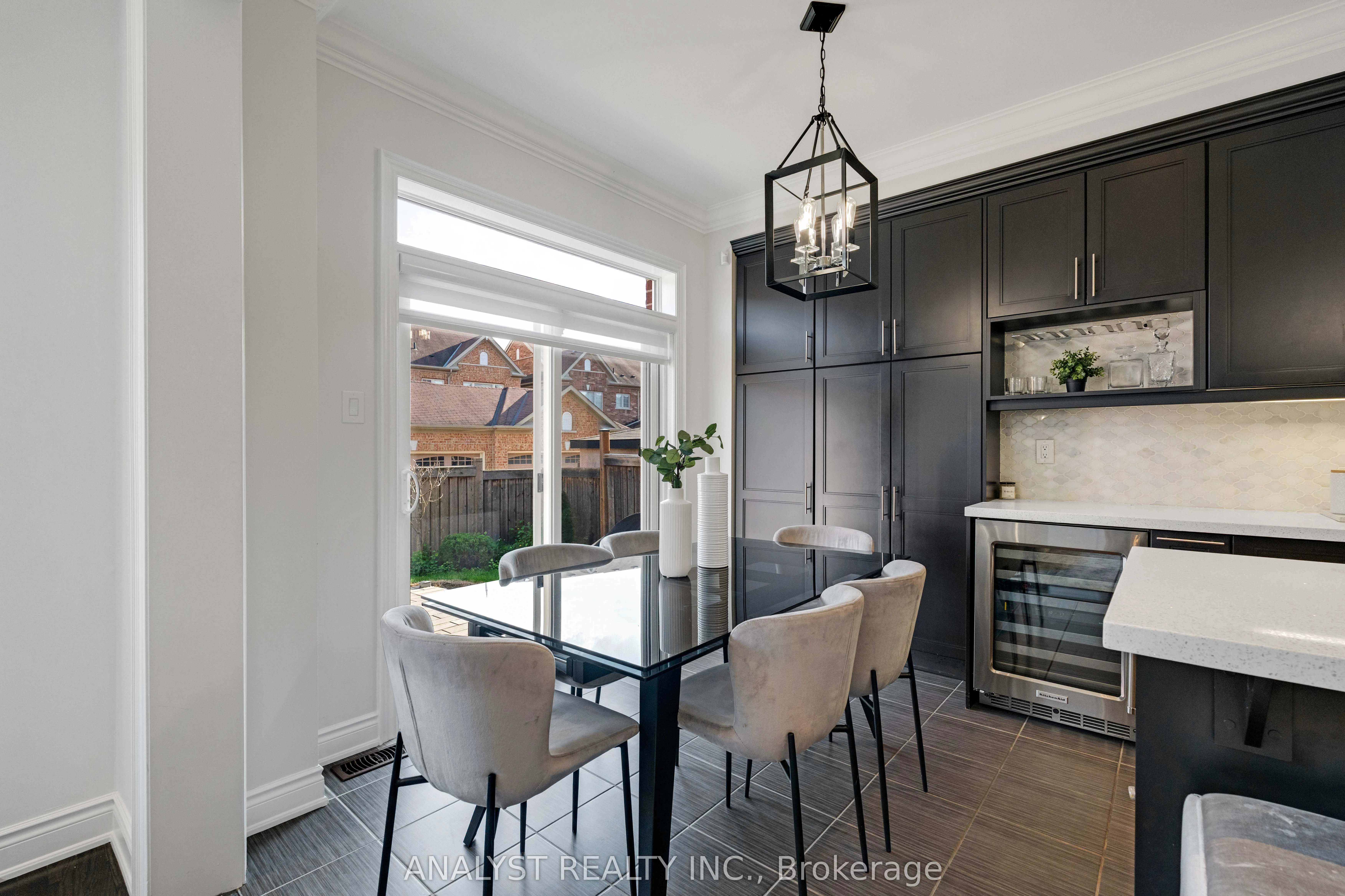 17 Herzl Street