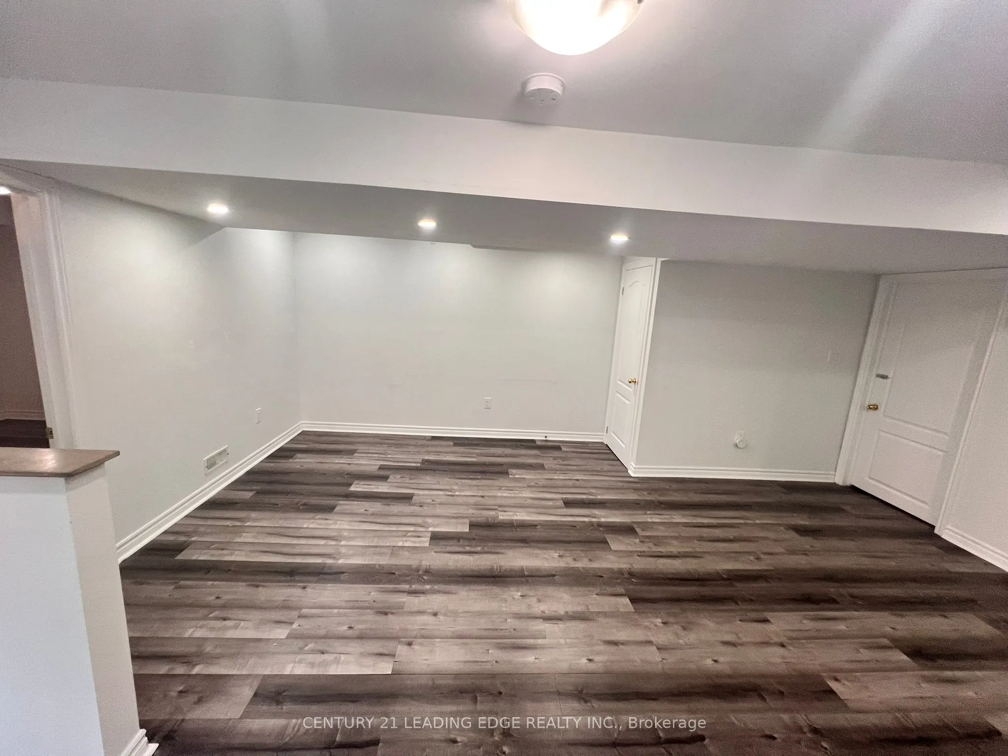230 Wardlaw Place, #Lower