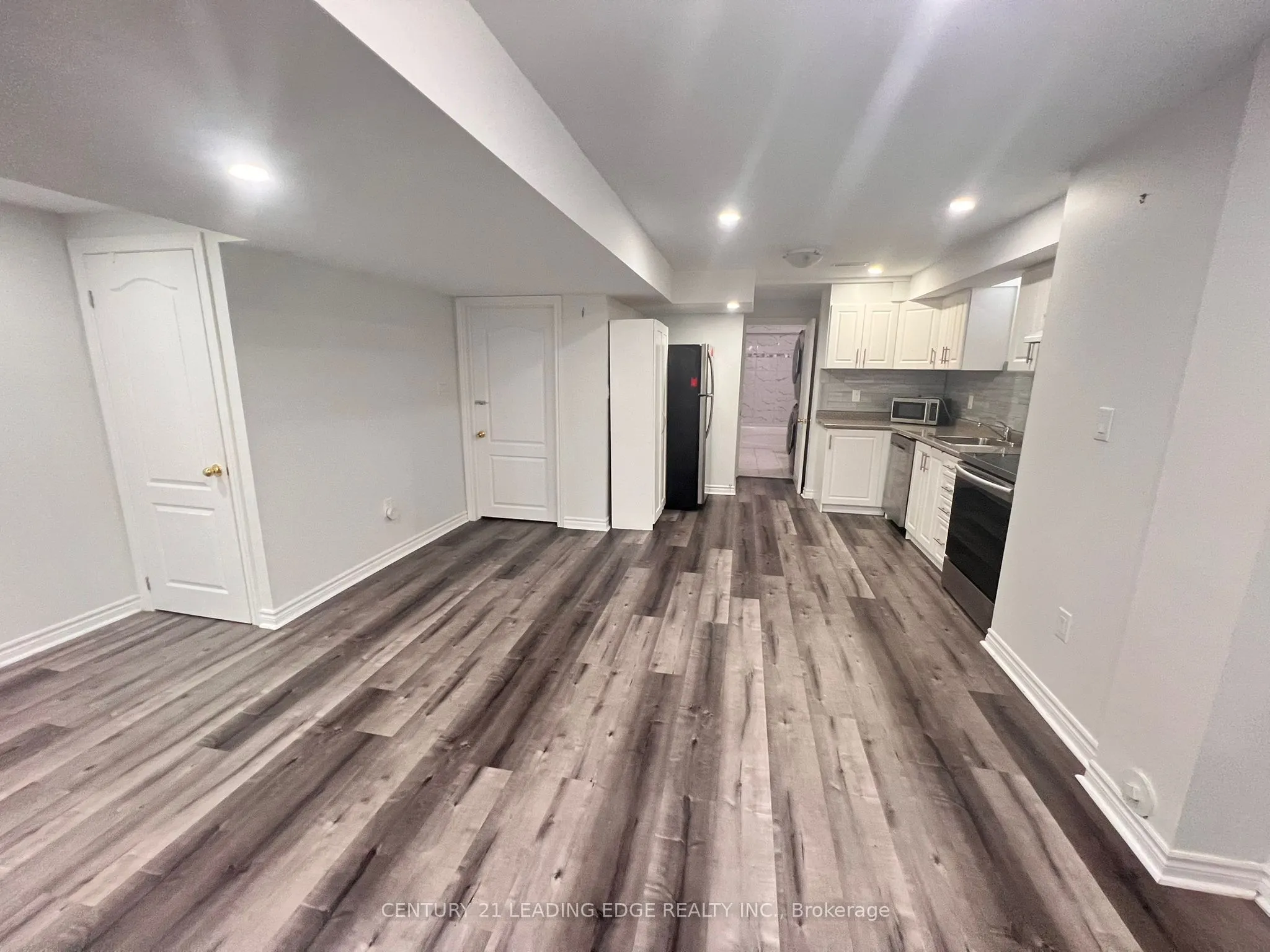 230 Wardlaw Place, #Lower