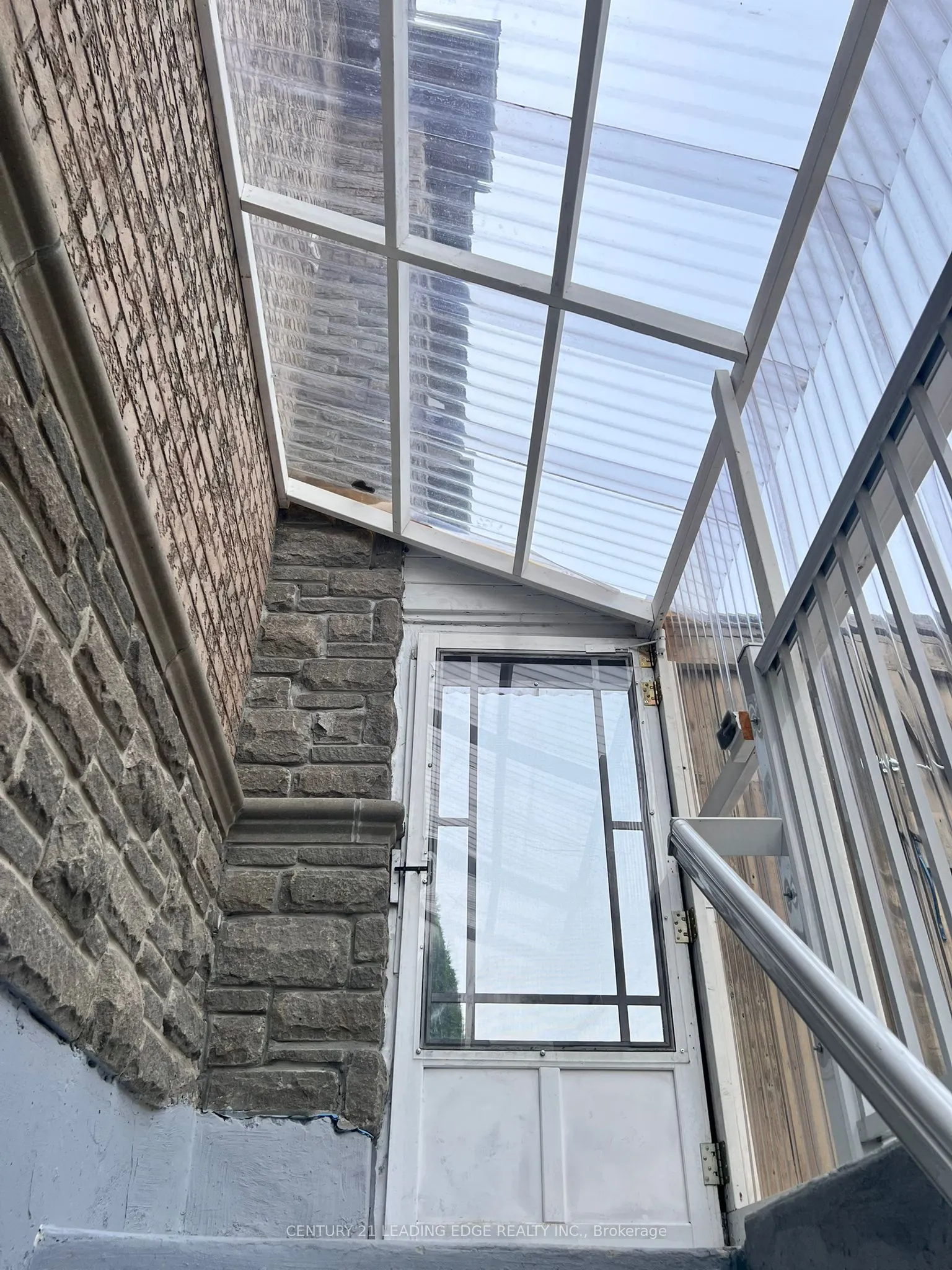 230 Wardlaw Place, #Lower