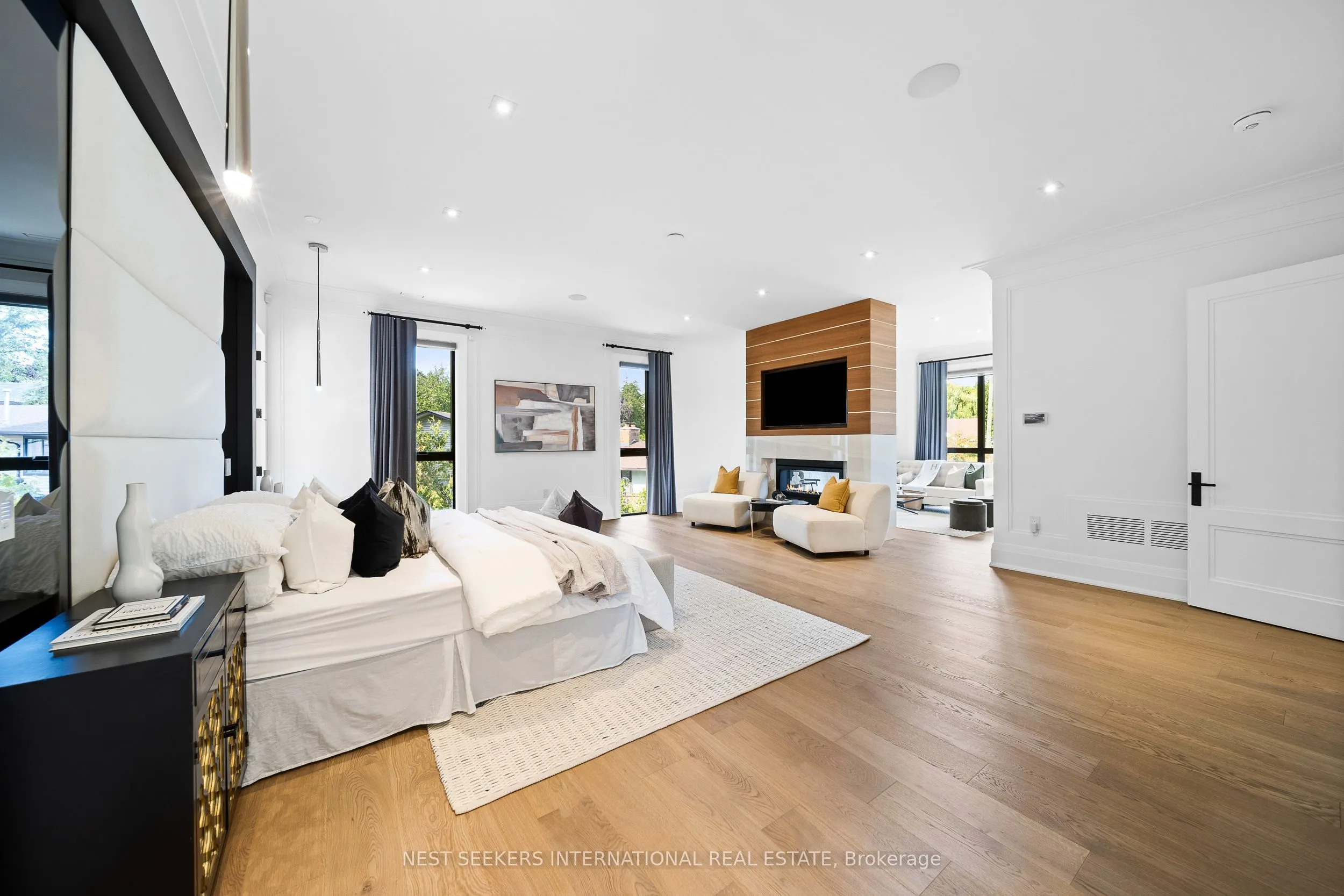 36 Waymar Heights Boulevard