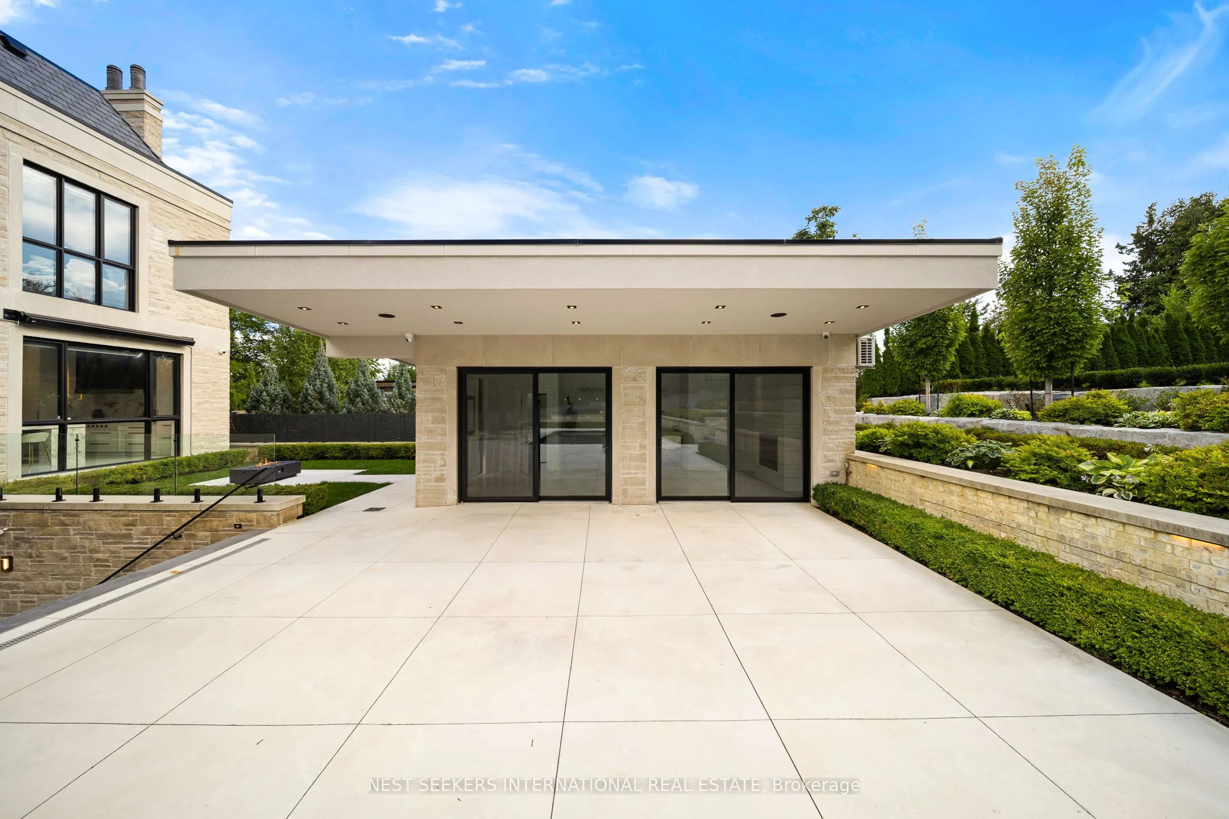 36 Waymar Heights Boulevard