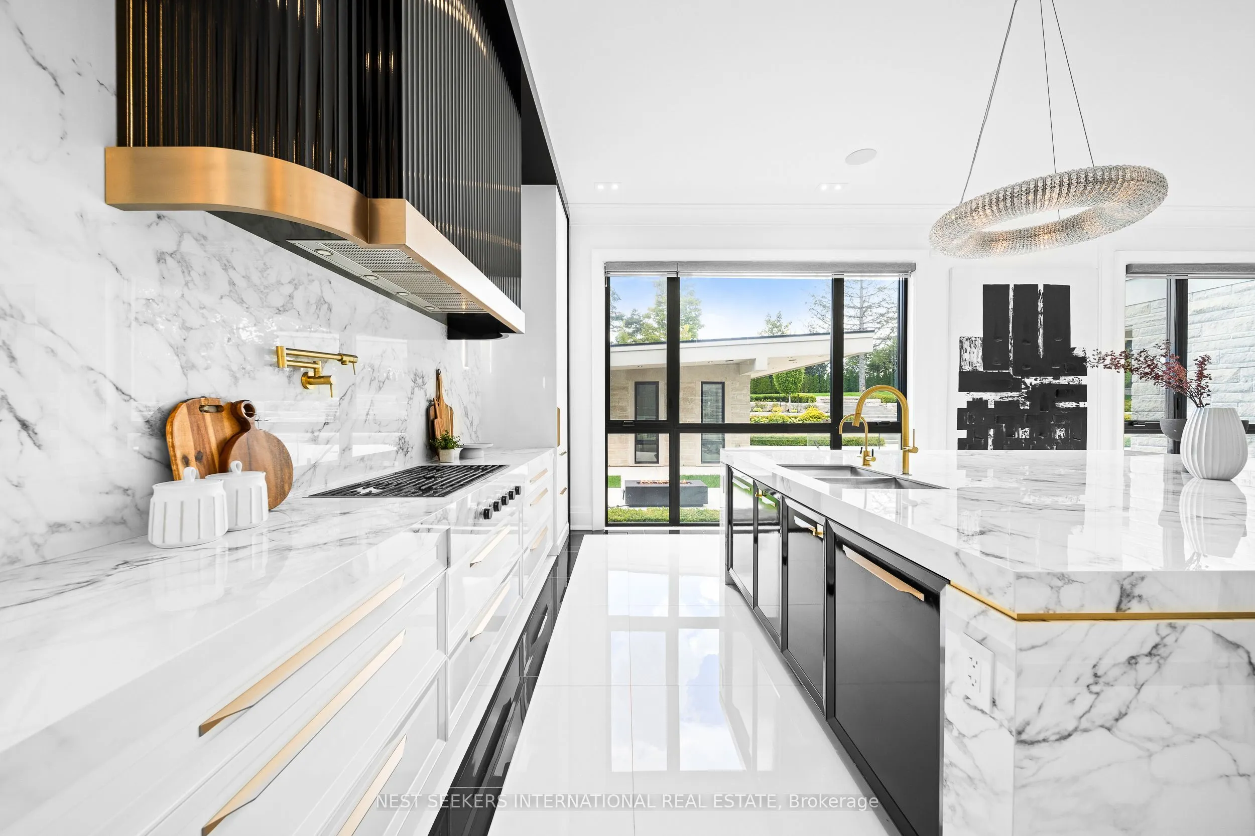36 Waymar Heights Boulevard